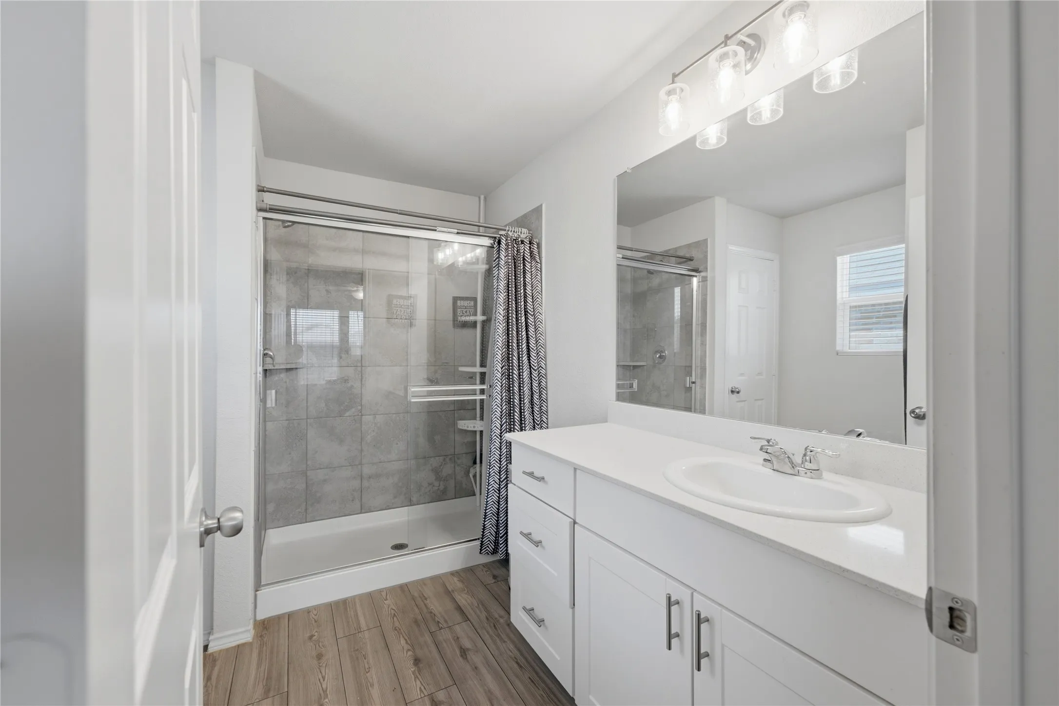 Single Family Residence For Sale in Tarrant County , 4632 Benham Drive, Fort Worth, Texas 76036, 3 Bedroom, 2 Bathroom, 2 Garage spaces, 1,431 Sqft, built in 2022, mls#21325853, Real Estate Agent in Fort Worth, Homes For Sale in Tarrant county, Homes For Sale in Fort Worth, Realtor in Fort Worth Texas, Real Estate Brokerage Independent Realty Texas, Luminita Cordes Realtor