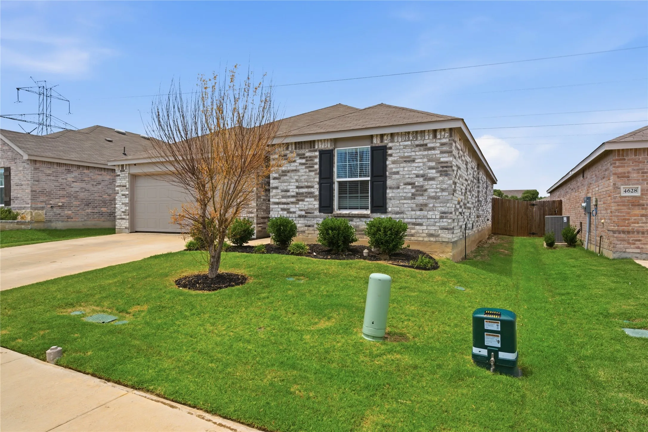 Single Family Residence For Sale in Tarrant County , 4632 Benham Drive, Fort Worth, Texas 76036, 3 Bedroom, 2 Bathroom, 2 Garage spaces, 1,431 Sqft, built in 2022, mls#21325853, Real Estate Agent in Fort Worth, Homes For Sale in Tarrant county, Homes For Sale in Fort Worth, Realtor in Fort Worth Texas, Real Estate Brokerage Independent Realty Texas, Luminita Cordes Realtor