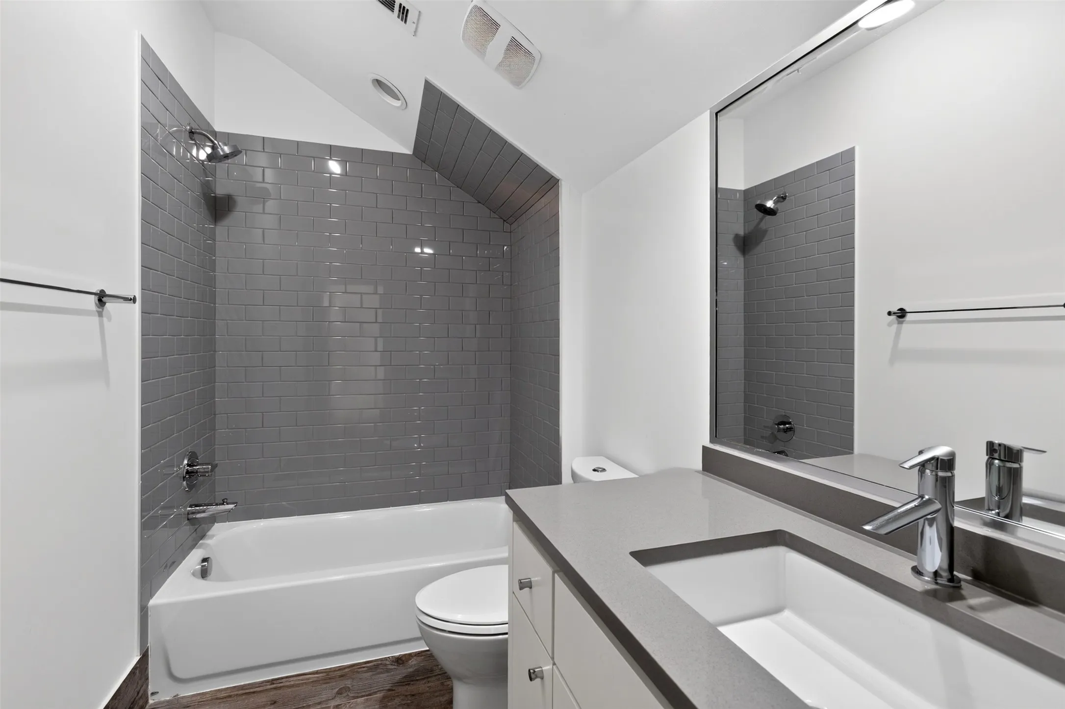 Single Family Residence For Rent in Dallas County , 3479 Mcfarlin Boulevard, University Park, Texas 75205, 4 Bedroom, 5 Bathroom, 2 Garage spaces, 3,634 Sqft, built in 2015, mls#21325857, Real Estate Agent in University Park, Homes For Rent in Dallas county, Homes For Rent in University Park, Realtor in University Park Texas, Real Estate Brokerage Independent Realty Texas, Luminita Cordes Realtor