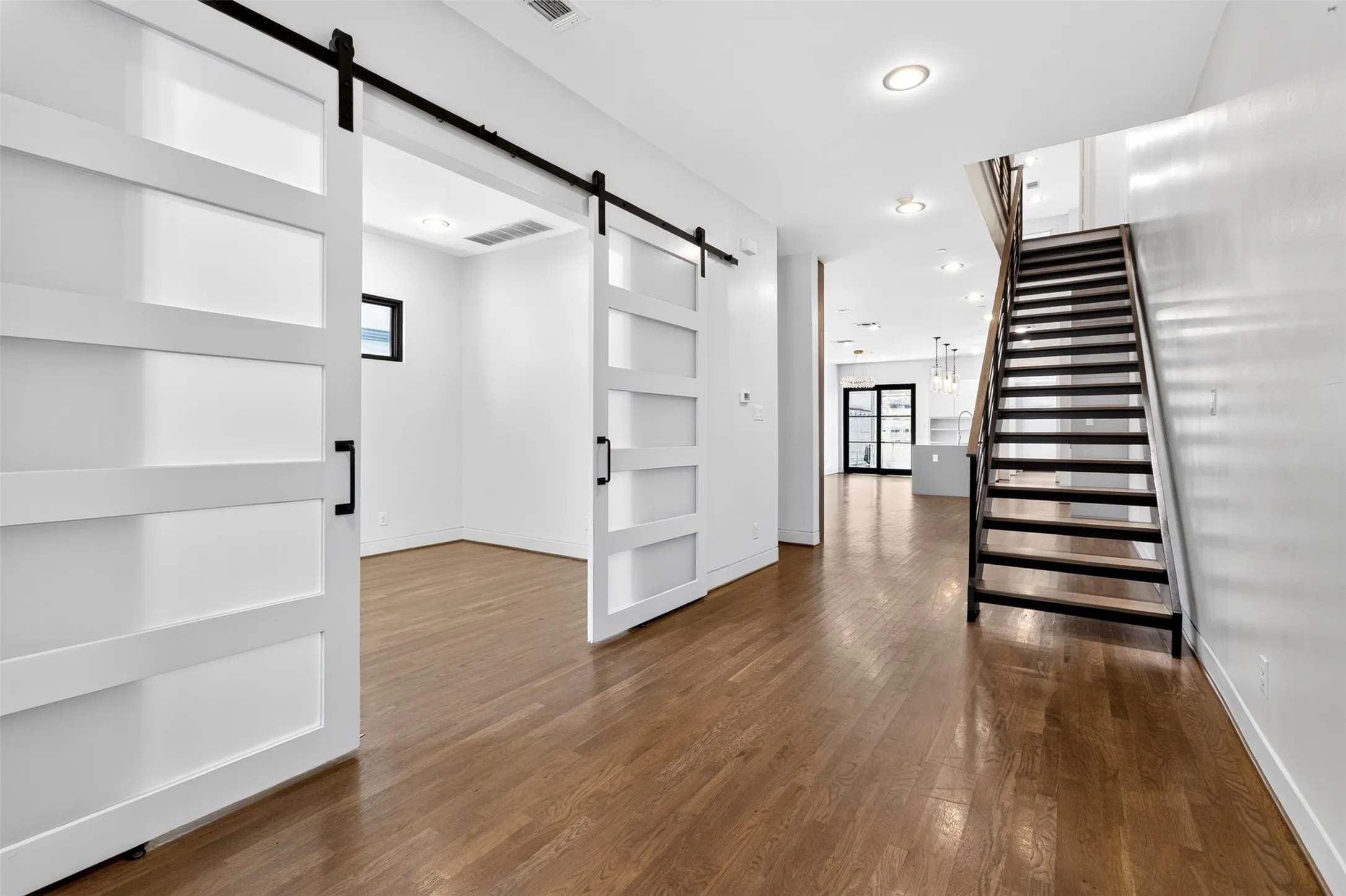 Single Family Residence For Rent in Dallas County , 3479 Mcfarlin Boulevard, University Park, Texas 75205, 4 Bedroom, 5 Bathroom, 2 Garage spaces, 3,634 Sqft, built in 2015, mls#21325857, Real Estate Agent in University Park, Homes For Rent in Dallas county, Homes For Rent in University Park, Realtor in University Park Texas, Real Estate Brokerage Independent Realty Texas, Luminita Cordes Realtor