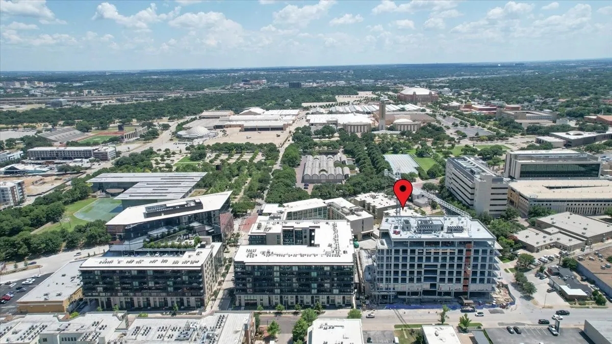 Condominium For Sale in Tarrant County , 3333 Darcy Street 2102, Fort Worth, Texas 76107, 1 Bedroom, 1 Bathroom, 1 Garage spaces, 862 Sqft, built in 1999, mls#21325195, Real Estate Agent in Fort Worth, Homes For Sale in Tarrant county, Homes For Sale in Fort Worth, Realtor in Fort Worth Texas, Real Estate Brokerage Independent Realty Texas, Luminita Cordes Realtor