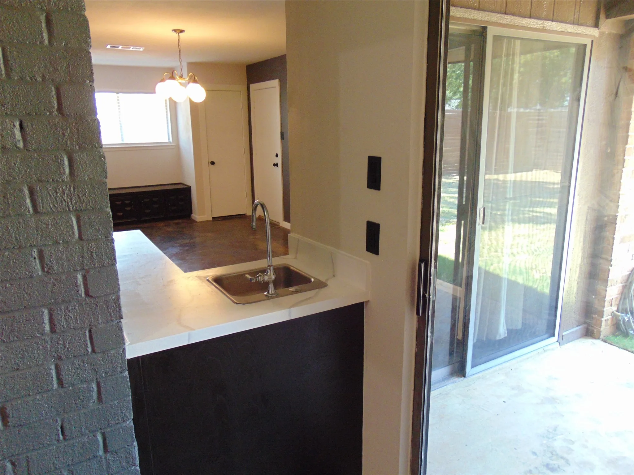 Single Family Residence For Sale in Denton County , 9 Whispering Lane, Hickory Creek, Texas 75065, 3 Bedroom, 2 Bathroom, 2 Garage spaces, 1,966 Sqft, built in 1977, mls#21325866, Real Estate Agent in Hickory Creek, Homes For Sale in Denton county, Homes For Sale in Hickory Creek, Realtor in Hickory Creek Texas, Real Estate Brokerage Independent Realty Texas, Luminita Cordes Realtor