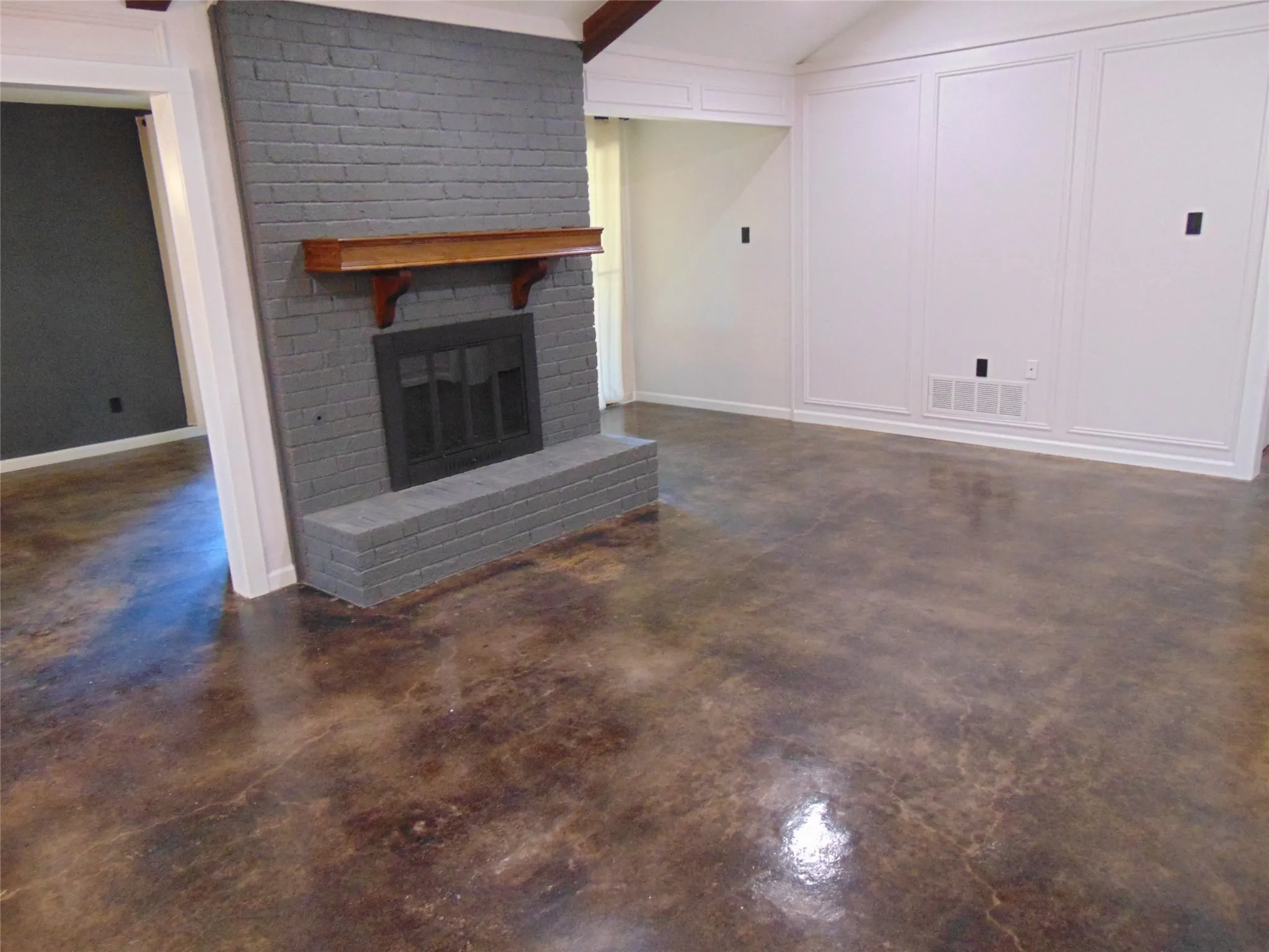 Single Family Residence For Sale in Denton County , 9 Whispering Lane, Hickory Creek, Texas 75065, 3 Bedroom, 2 Bathroom, 2 Garage spaces, 1,966 Sqft, built in 1977, mls#21325866, Real Estate Agent in Hickory Creek, Homes For Sale in Denton county, Homes For Sale in Hickory Creek, Realtor in Hickory Creek Texas, Real Estate Brokerage Independent Realty Texas, Luminita Cordes Realtor