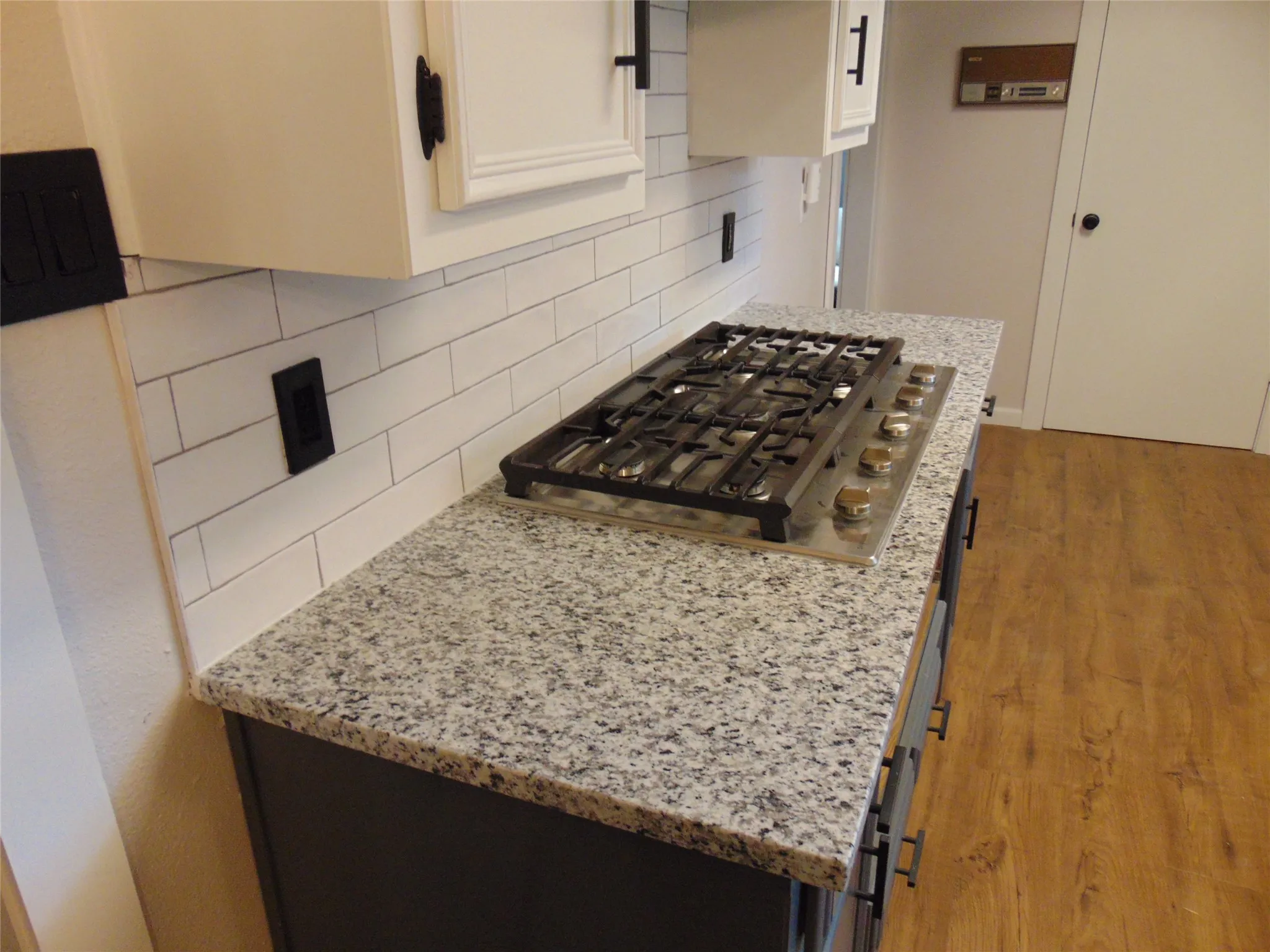 Single Family Residence For Sale in Denton County , 9 Whispering Lane, Hickory Creek, Texas 75065, 3 Bedroom, 2 Bathroom, 2 Garage spaces, 1,966 Sqft, built in 1977, mls#21325866, Real Estate Agent in Hickory Creek, Homes For Sale in Denton county, Homes For Sale in Hickory Creek, Realtor in Hickory Creek Texas, Real Estate Brokerage Independent Realty Texas, Luminita Cordes Realtor