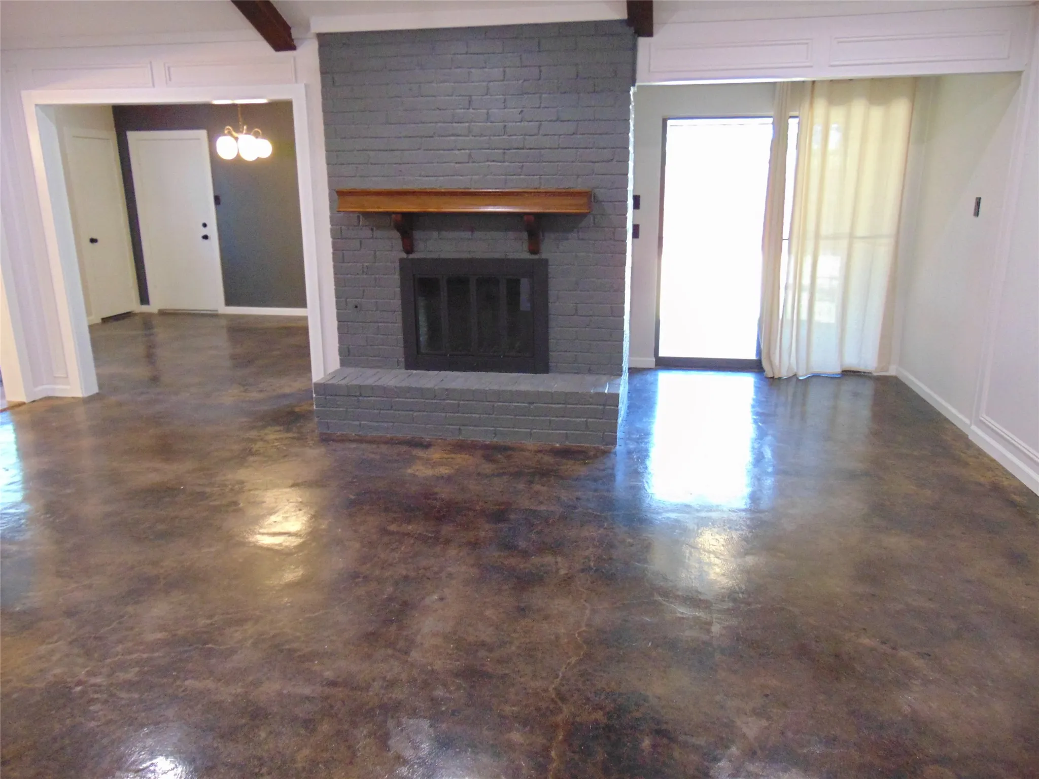 Single Family Residence For Sale in Denton County , 9 Whispering Lane, Hickory Creek, Texas 75065, 3 Bedroom, 2 Bathroom, 2 Garage spaces, 1,966 Sqft, built in 1977, mls#21325866, Real Estate Agent in Hickory Creek, Homes For Sale in Denton county, Homes For Sale in Hickory Creek, Realtor in Hickory Creek Texas, Real Estate Brokerage Independent Realty Texas, Luminita Cordes Realtor