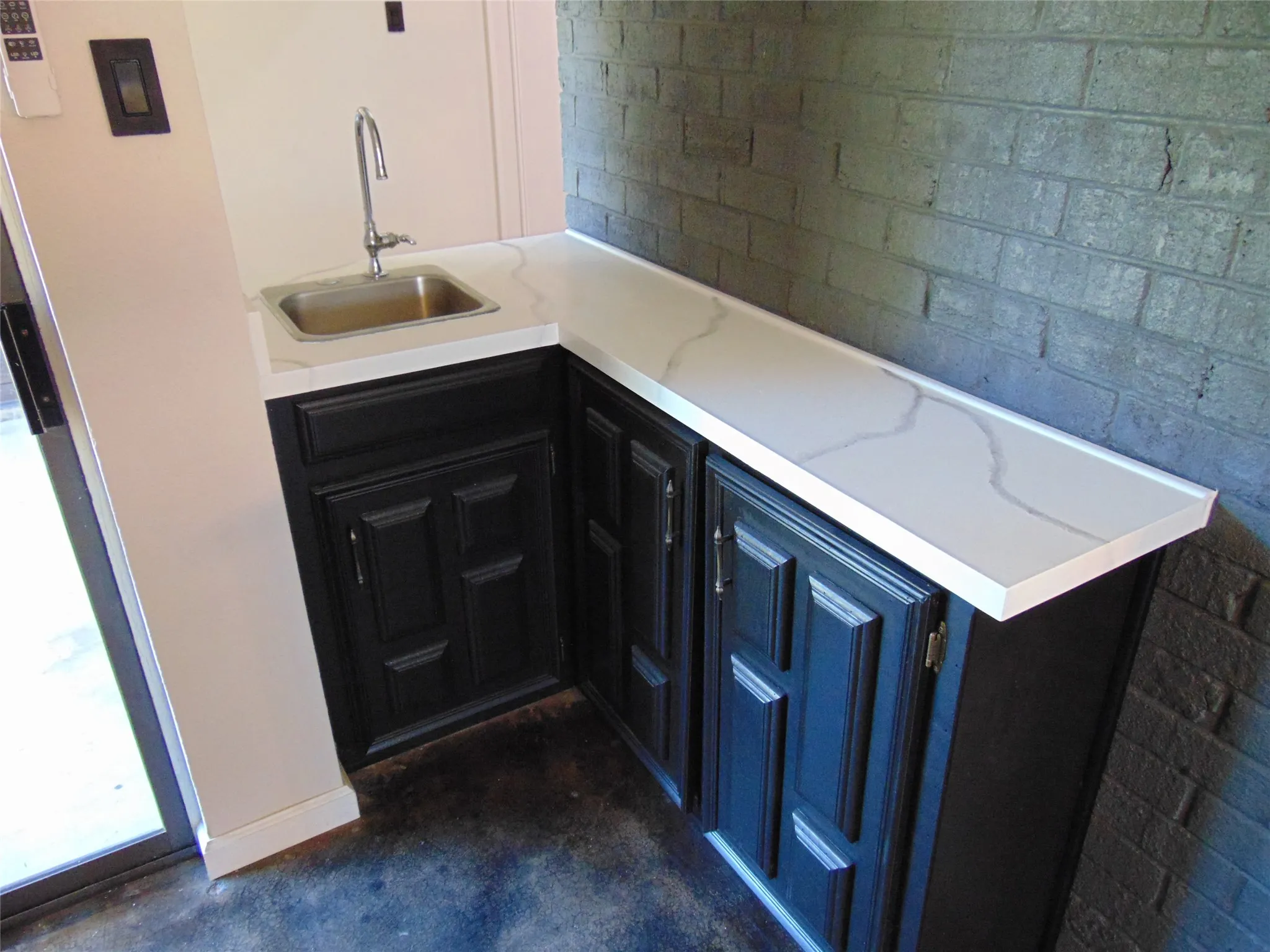 Single Family Residence For Sale in Denton County , 9 Whispering Lane, Hickory Creek, Texas 75065, 3 Bedroom, 2 Bathroom, 2 Garage spaces, 1,966 Sqft, built in 1977, mls#21325866, Real Estate Agent in Hickory Creek, Homes For Sale in Denton county, Homes For Sale in Hickory Creek, Realtor in Hickory Creek Texas, Real Estate Brokerage Independent Realty Texas, Luminita Cordes Realtor