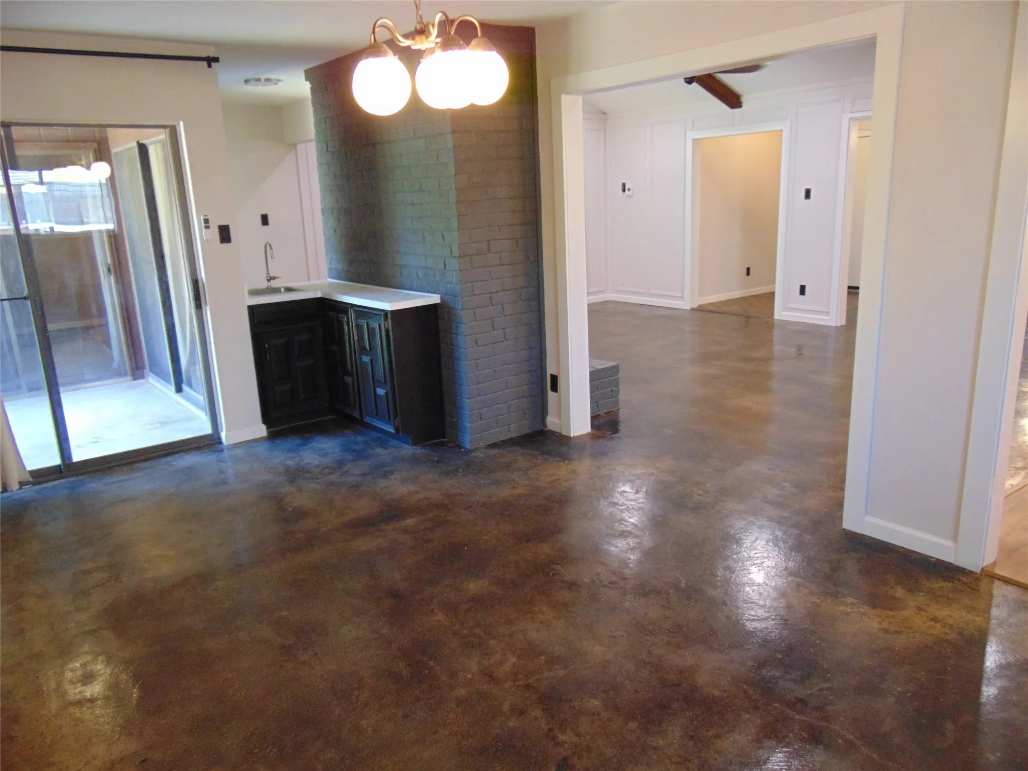 Single Family Residence For Sale in Denton County , 9 Whispering Lane, Hickory Creek, Texas 75065, 3 Bedroom, 2 Bathroom, 2 Garage spaces, 1,966 Sqft, built in 1977, mls#21325866, Real Estate Agent in Hickory Creek, Homes For Sale in Denton county, Homes For Sale in Hickory Creek, Realtor in Hickory Creek Texas, Real Estate Brokerage Independent Realty Texas, Luminita Cordes Realtor