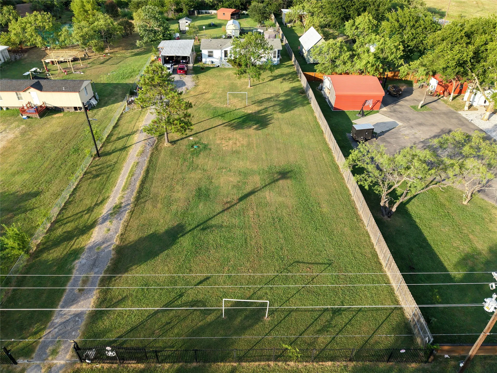 Mobile Home For Sale in Kaufman County , 7151 County Road 151, Kaufman, Texas 75142, 3 Bedroom, 2 Bathroom, Garage spaces, 1,568 Sqft, built in 2000, mls#21323607, Real Estate Agent in Kaufman, Homes For Sale in Kaufman county, Homes For Sale in Kaufman, Realtor in Kaufman Texas, Real Estate Brokerage Independent Realty Texas, Luminita Cordes Realtor