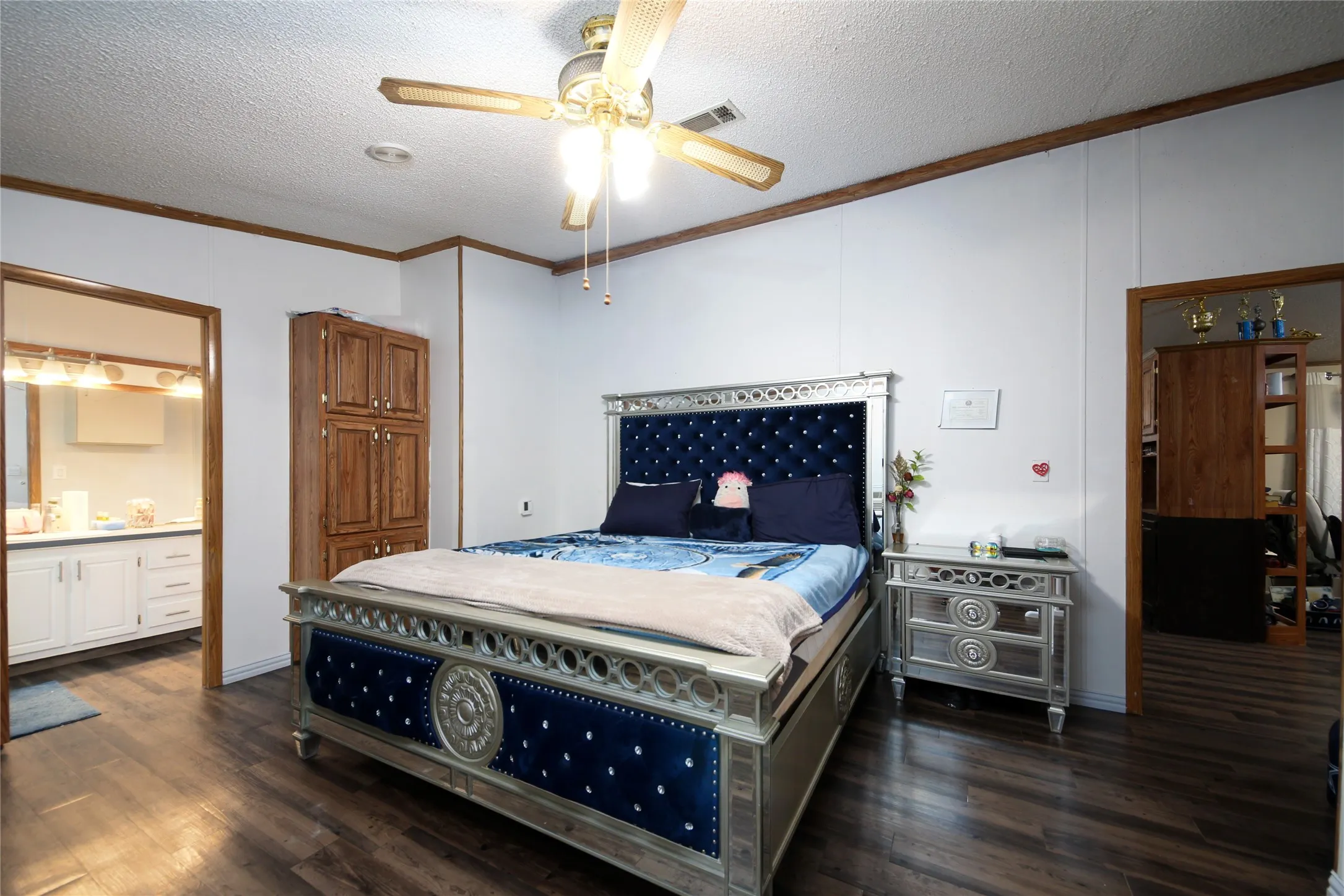 Mobile Home For Sale in Kaufman County , 7151 County Road 151, Kaufman, Texas 75142, 3 Bedroom, 2 Bathroom, Garage spaces, 1,568 Sqft, built in 2000, mls#21323607, Real Estate Agent in Kaufman, Homes For Sale in Kaufman county, Homes For Sale in Kaufman, Realtor in Kaufman Texas, Real Estate Brokerage Independent Realty Texas, Luminita Cordes Realtor