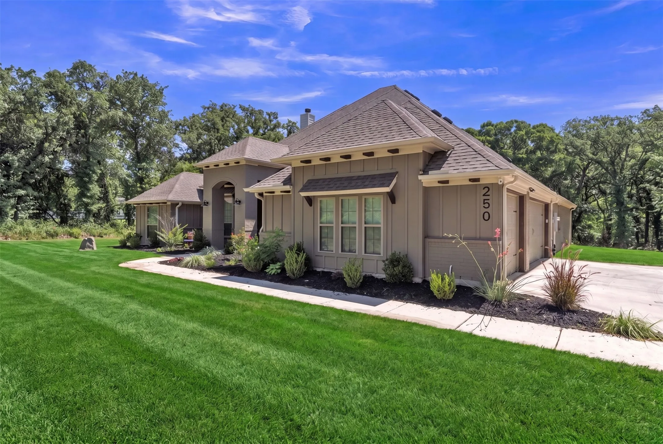 Single Family Residence For Sale in Parker County , 250 Red Top Road, Poolville, Texas 76487, 4 Bedroom, 3 Bathroom, 3 Garage spaces, 2,552 Sqft, built in 2024, mls#21325754, Real Estate Agent in Poolville, Homes For Sale in Parker county, Homes For Sale in Poolville, Realtor in Poolville Texas, Real Estate Brokerage Independent Realty Texas, Luminita Cordes Realtor