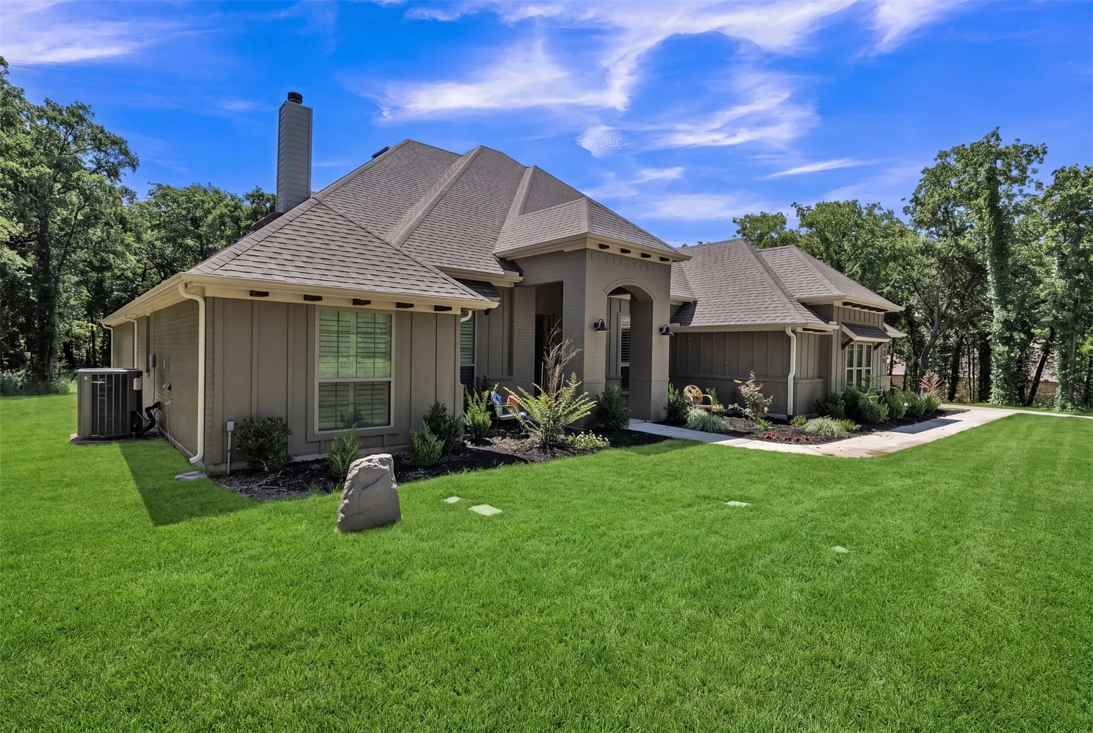 Single Family Residence For Sale in Parker County , 250 Red Top Road, Poolville, Texas 76487, 4 Bedroom, 3 Bathroom, 3 Garage spaces, 2,552 Sqft, built in 2024, mls#21325754, Real Estate Agent in Poolville, Homes For Sale in Parker county, Homes For Sale in Poolville, Realtor in Poolville Texas, Real Estate Brokerage Independent Realty Texas, Luminita Cordes Realtor