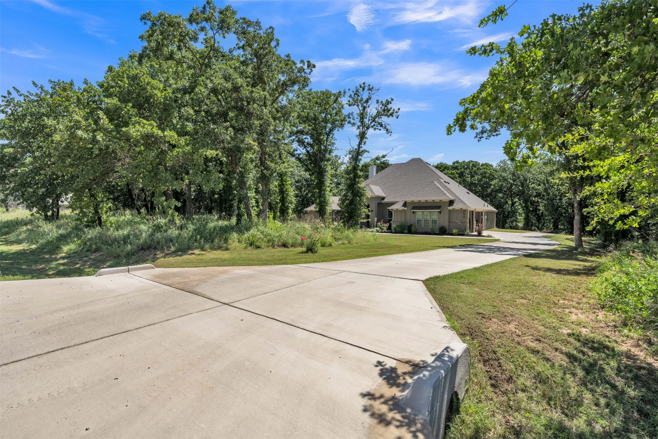 Single Family Residence For Sale in Parker County , 250 Red Top Road, Poolville, Texas 76487, 4 Bedroom, 3 Bathroom, 3 Garage spaces, 2,552 Sqft, built in 2024, mls#21325754, Real Estate Agent in Poolville, Homes For Sale in Parker county, Homes For Sale in Poolville, Realtor in Poolville Texas, Real Estate Brokerage Independent Realty Texas, Luminita Cordes Realtor