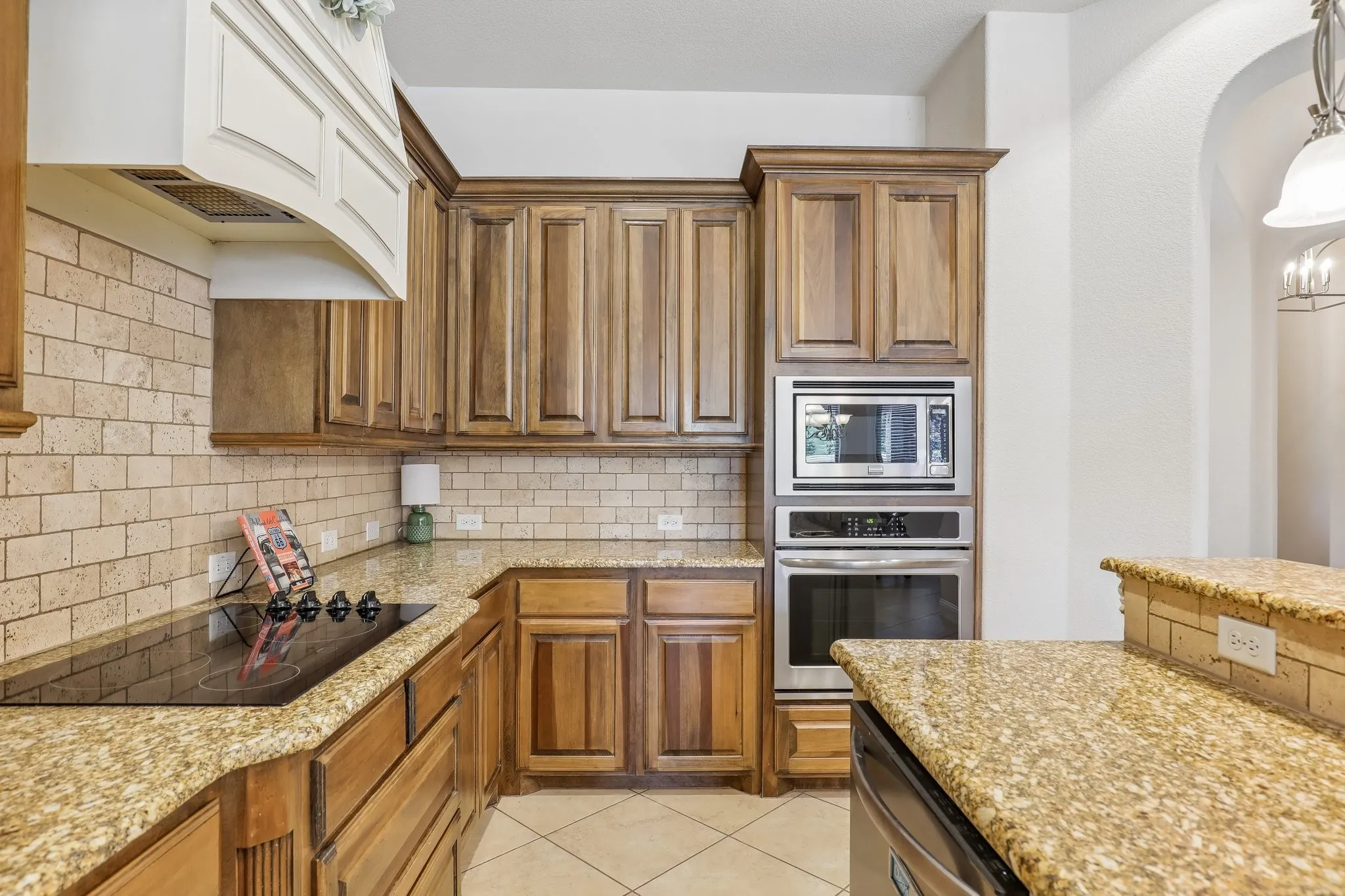 Single Family Residence For Sale in Ellis County , 2810 Fossil Creek Drive, Midlothian, Texas 76065, 4 Bedroom, 3 Bathroom, 3 Garage spaces, 2,708 Sqft, built in 2017, mls#21323179, Real Estate Agent in Midlothian, Homes For Sale in Ellis county, Homes For Sale in Midlothian, Realtor in Midlothian Texas, Real Estate Brokerage Independent Realty Texas, Luminita Cordes Realtor
