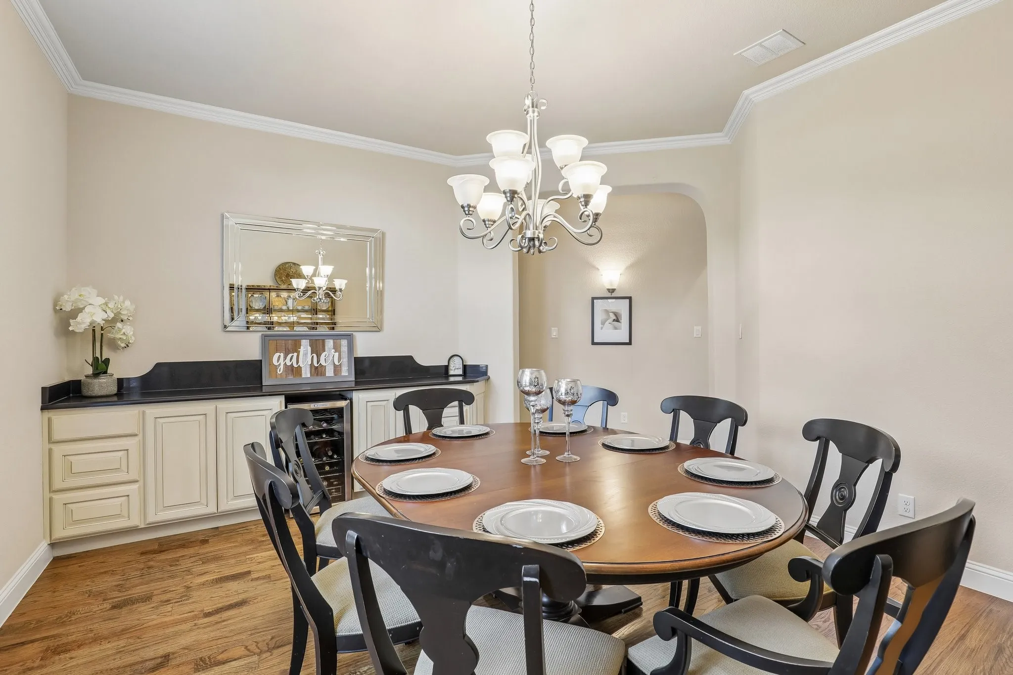 Single Family Residence For Sale in Ellis County , 2810 Fossil Creek Drive, Midlothian, Texas 76065, 4 Bedroom, 3 Bathroom, 3 Garage spaces, 2,708 Sqft, built in 2017, mls#21323179, Real Estate Agent in Midlothian, Homes For Sale in Ellis county, Homes For Sale in Midlothian, Realtor in Midlothian Texas, Real Estate Brokerage Independent Realty Texas, Luminita Cordes Realtor