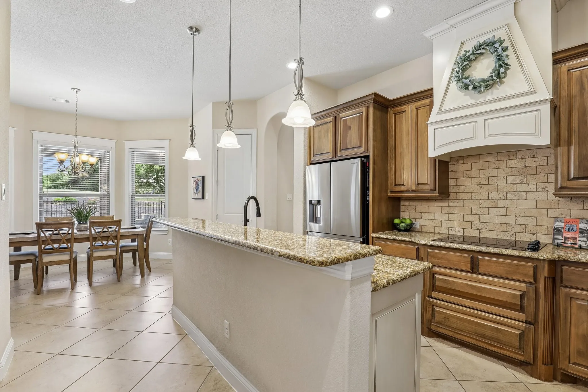 Single Family Residence For Sale in Ellis County , 2810 Fossil Creek Drive, Midlothian, Texas 76065, 4 Bedroom, 3 Bathroom, 3 Garage spaces, 2,708 Sqft, built in 2017, mls#21323179, Real Estate Agent in Midlothian, Homes For Sale in Ellis county, Homes For Sale in Midlothian, Realtor in Midlothian Texas, Real Estate Brokerage Independent Realty Texas, Luminita Cordes Realtor