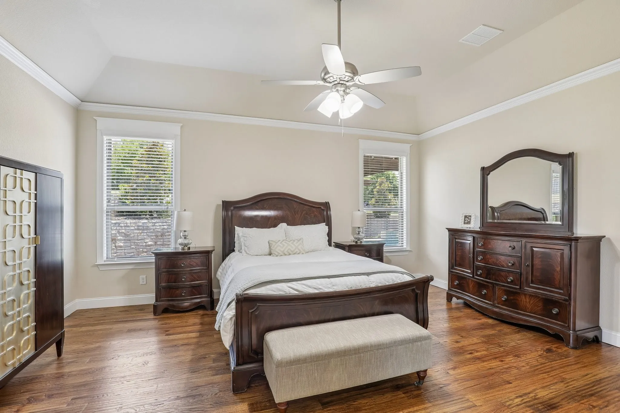 Single Family Residence For Sale in Ellis County , 2810 Fossil Creek Drive, Midlothian, Texas 76065, 4 Bedroom, 3 Bathroom, 3 Garage spaces, 2,708 Sqft, built in 2017, mls#21323179, Real Estate Agent in Midlothian, Homes For Sale in Ellis county, Homes For Sale in Midlothian, Realtor in Midlothian Texas, Real Estate Brokerage Independent Realty Texas, Luminita Cordes Realtor