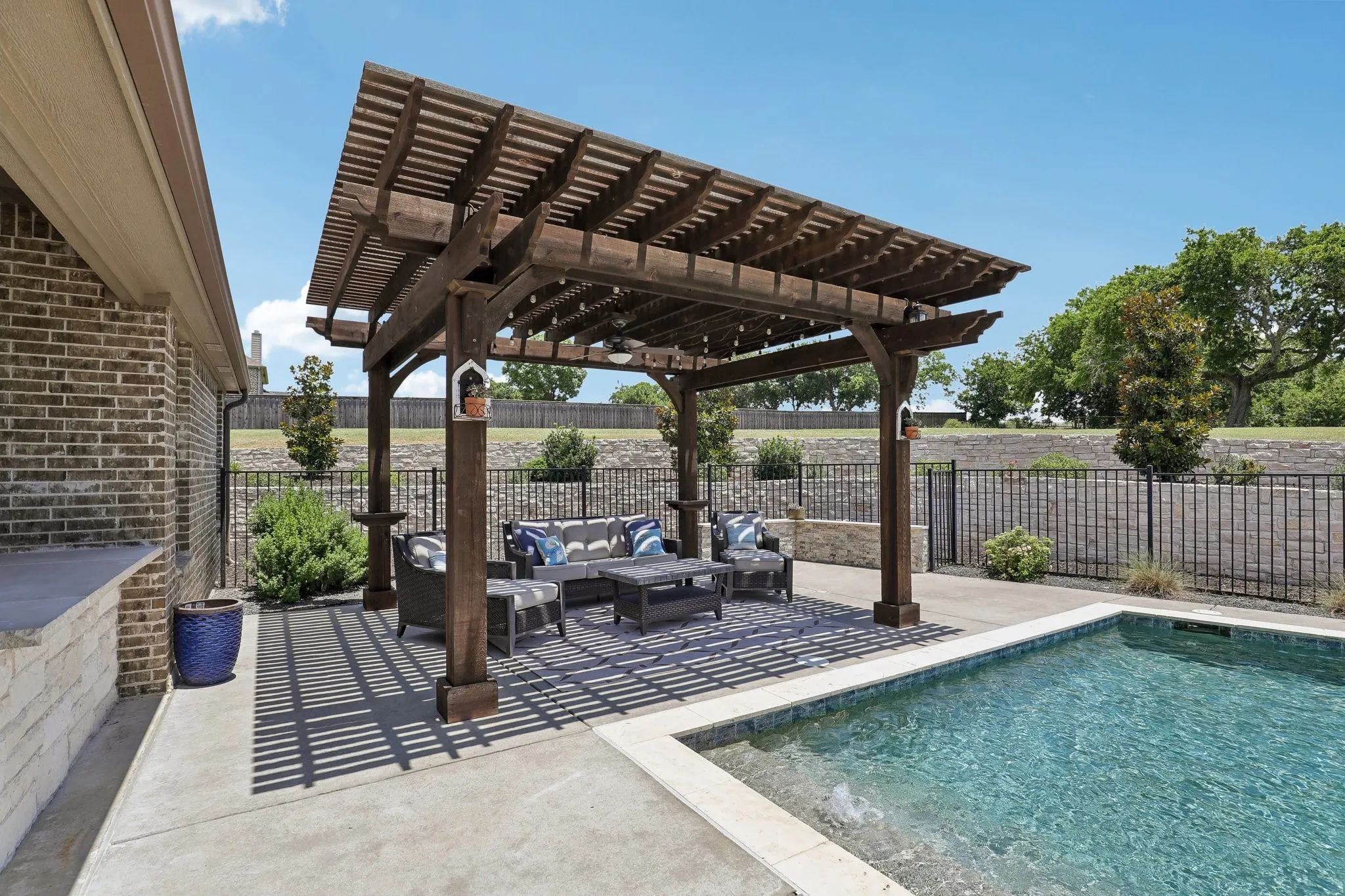 Single Family Residence For Sale in Ellis County , 2810 Fossil Creek Drive, Midlothian, Texas 76065, 4 Bedroom, 3 Bathroom, 3 Garage spaces, 2,708 Sqft, built in 2017, mls#21323179, Real Estate Agent in Midlothian, Homes For Sale in Ellis county, Homes For Sale in Midlothian, Realtor in Midlothian Texas, Real Estate Brokerage Independent Realty Texas, Luminita Cordes Realtor