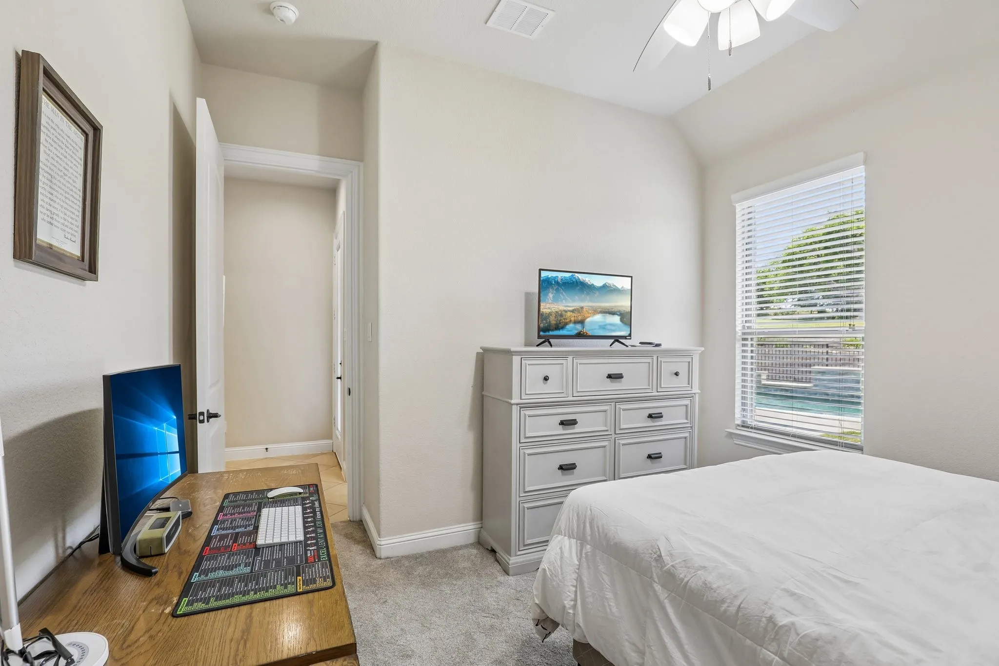 Single Family Residence For Sale in Ellis County , 2810 Fossil Creek Drive, Midlothian, Texas 76065, 4 Bedroom, 3 Bathroom, 3 Garage spaces, 2,708 Sqft, built in 2017, mls#21323179, Real Estate Agent in Midlothian, Homes For Sale in Ellis county, Homes For Sale in Midlothian, Realtor in Midlothian Texas, Real Estate Brokerage Independent Realty Texas, Luminita Cordes Realtor