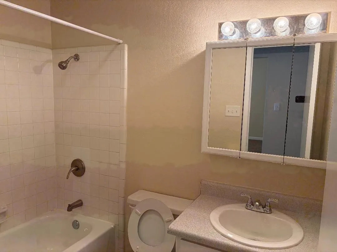 Single Family Residence For Sale in Tarrant County , 6309 Elm Springs Drive, Arlington, Texas 76001, 3 Bedroom, 2 Bathroom, 2 Garage spaces, 1,320 Sqft, built in 1982, mls#21325794, Real Estate Agent in Arlington, Homes For Sale in Tarrant county, Homes For Sale in Arlington, Realtor in Arlington Texas, Real Estate Brokerage Independent Realty Texas, Luminita Cordes Realtor