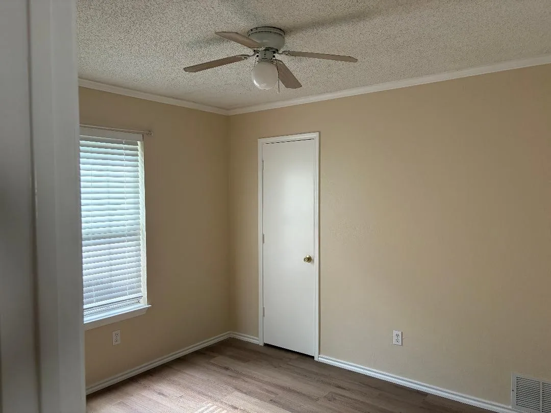 Single Family Residence For Sale in Tarrant County , 6309 Elm Springs Drive, Arlington, Texas 76001, 3 Bedroom, 2 Bathroom, 2 Garage spaces, 1,320 Sqft, built in 1982, mls#21325794, Real Estate Agent in Arlington, Homes For Sale in Tarrant county, Homes For Sale in Arlington, Realtor in Arlington Texas, Real Estate Brokerage Independent Realty Texas, Luminita Cordes Realtor