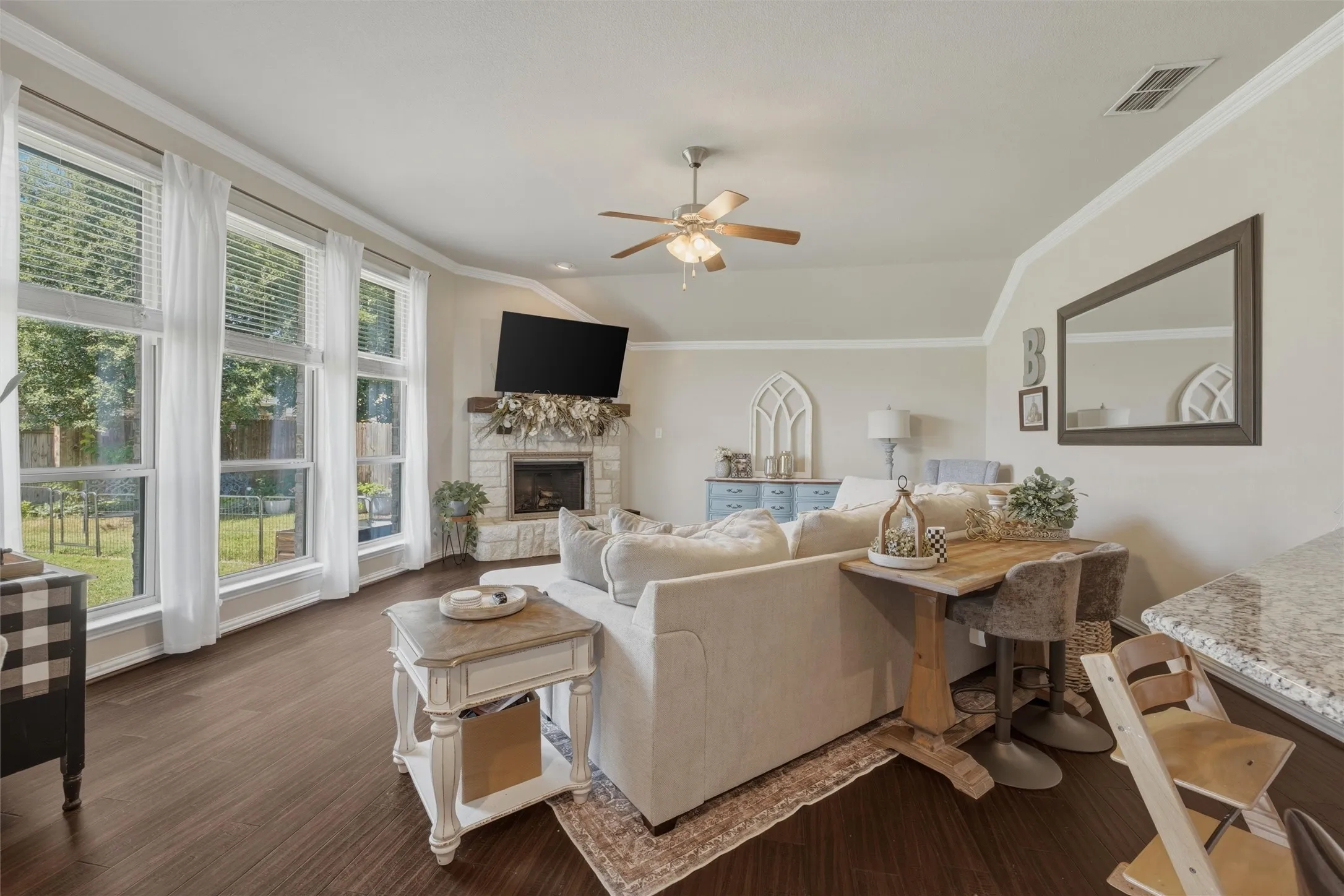 Single Family Residence For Sale in Tarrant County , 2955 Geneva Drive, Grand Prairie, Texas 75054, 4 Bedroom, 3 Bathroom, 2 Garage spaces, 2,400 Sqft, built in 2016, mls#21322462, Real Estate Agent in Grand Prairie, Homes For Sale in Tarrant county, Homes For Sale in Grand Prairie, Realtor in Grand Prairie Texas, Real Estate Brokerage Independent Realty Texas, Luminita Cordes Realtor