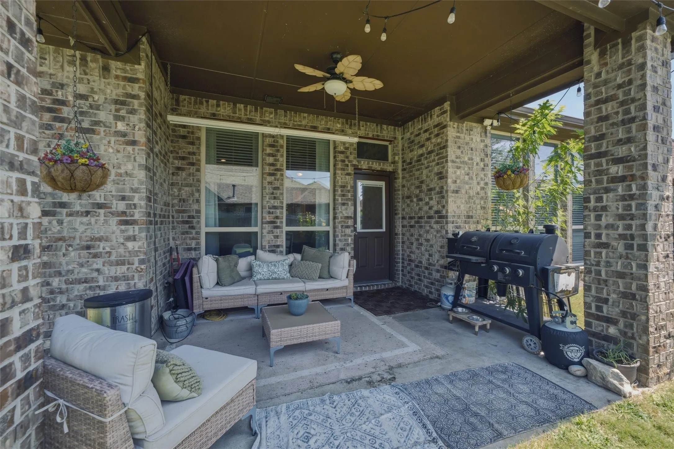 Single Family Residence For Sale in Tarrant County , 2955 Geneva Drive, Grand Prairie, Texas 75054, 4 Bedroom, 3 Bathroom, 2 Garage spaces, 2,400 Sqft, built in 2016, mls#21322462, Real Estate Agent in Grand Prairie, Homes For Sale in Tarrant county, Homes For Sale in Grand Prairie, Realtor in Grand Prairie Texas, Real Estate Brokerage Independent Realty Texas, Luminita Cordes Realtor