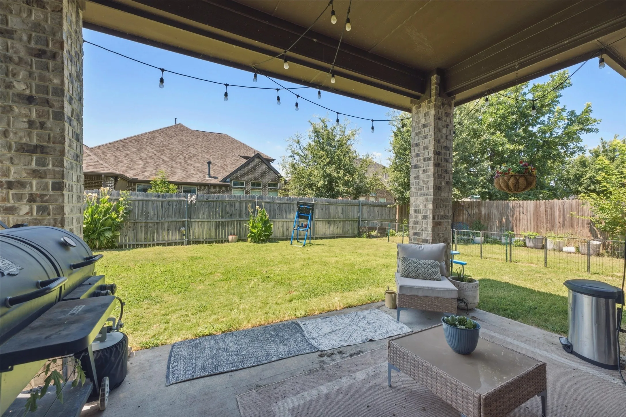 Single Family Residence For Sale in Tarrant County , 2955 Geneva Drive, Grand Prairie, Texas 75054, 4 Bedroom, 3 Bathroom, 2 Garage spaces, 2,400 Sqft, built in 2016, mls#21322462, Real Estate Agent in Grand Prairie, Homes For Sale in Tarrant county, Homes For Sale in Grand Prairie, Realtor in Grand Prairie Texas, Real Estate Brokerage Independent Realty Texas, Luminita Cordes Realtor