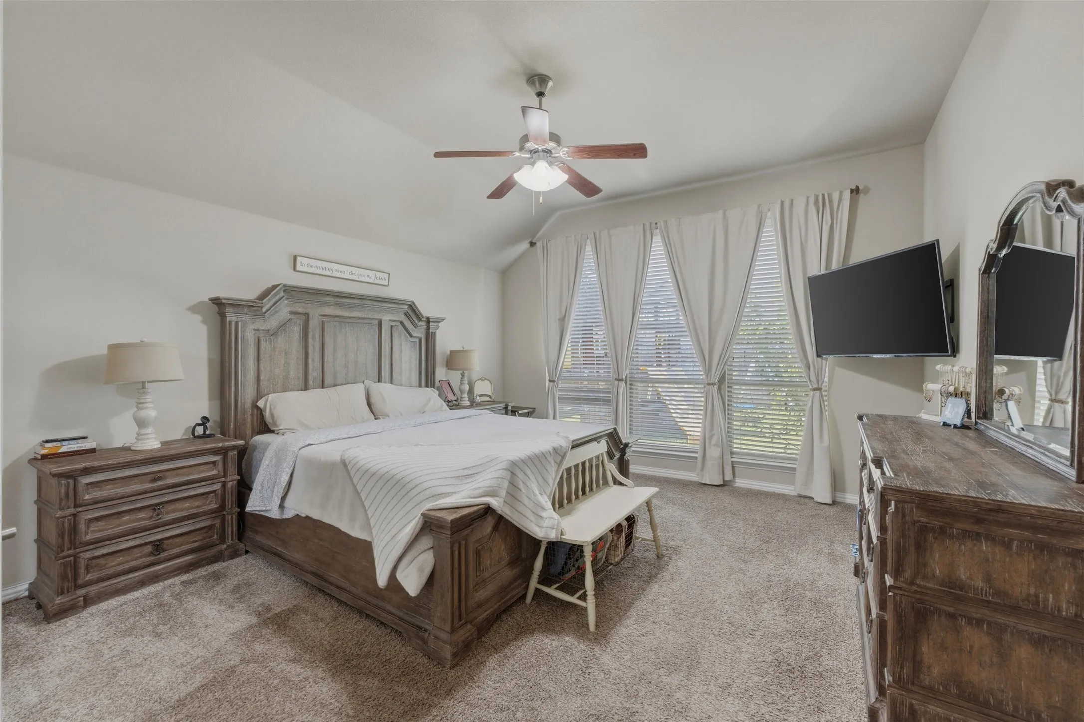 Single Family Residence For Sale in Tarrant County , 2955 Geneva Drive, Grand Prairie, Texas 75054, 4 Bedroom, 3 Bathroom, 2 Garage spaces, 2,400 Sqft, built in 2016, mls#21322462, Real Estate Agent in Grand Prairie, Homes For Sale in Tarrant county, Homes For Sale in Grand Prairie, Realtor in Grand Prairie Texas, Real Estate Brokerage Independent Realty Texas, Luminita Cordes Realtor