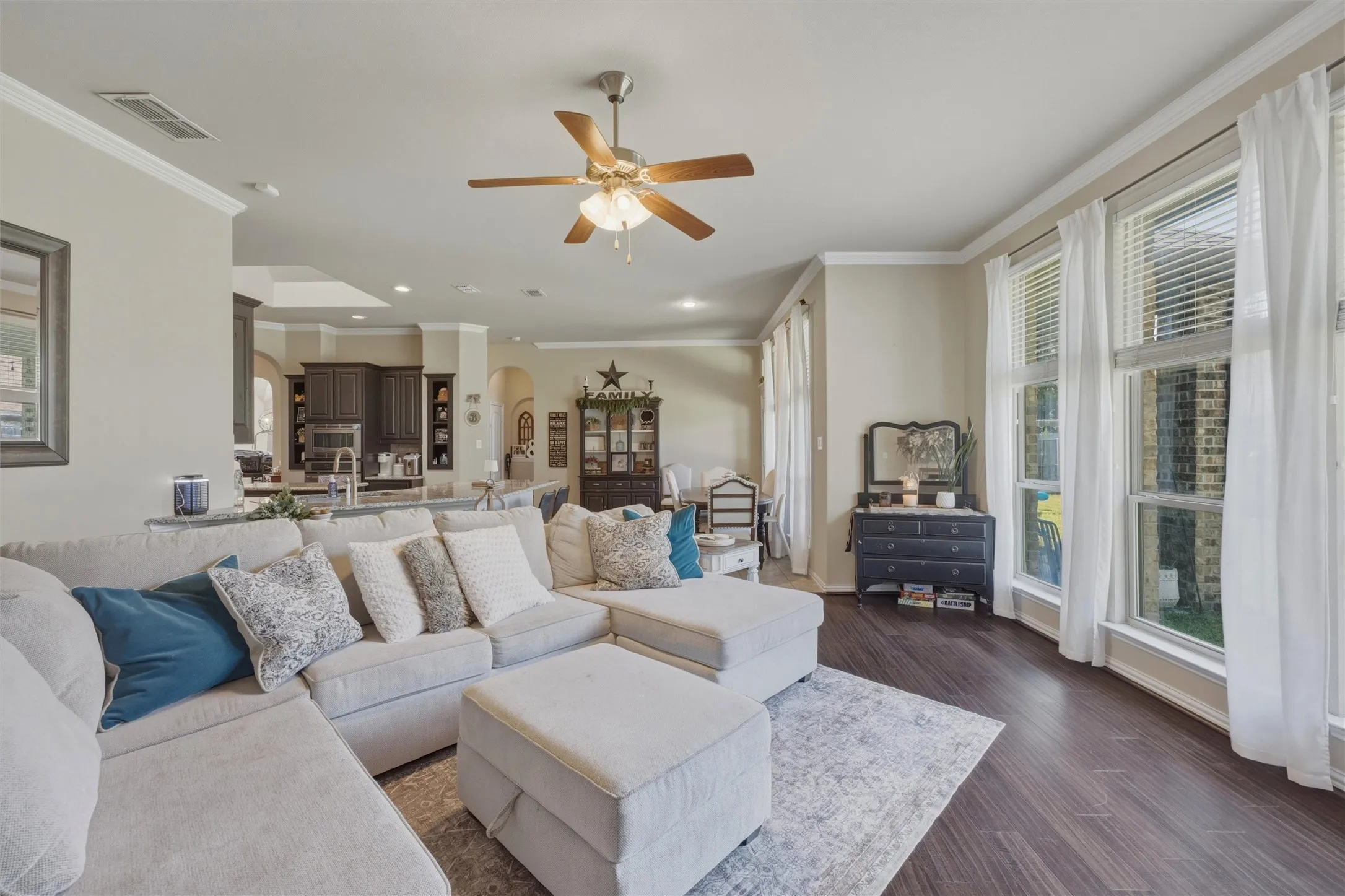 Single Family Residence For Sale in Tarrant County , 2955 Geneva Drive, Grand Prairie, Texas 75054, 4 Bedroom, 3 Bathroom, 2 Garage spaces, 2,400 Sqft, built in 2016, mls#21322462, Real Estate Agent in Grand Prairie, Homes For Sale in Tarrant county, Homes For Sale in Grand Prairie, Realtor in Grand Prairie Texas, Real Estate Brokerage Independent Realty Texas, Luminita Cordes Realtor