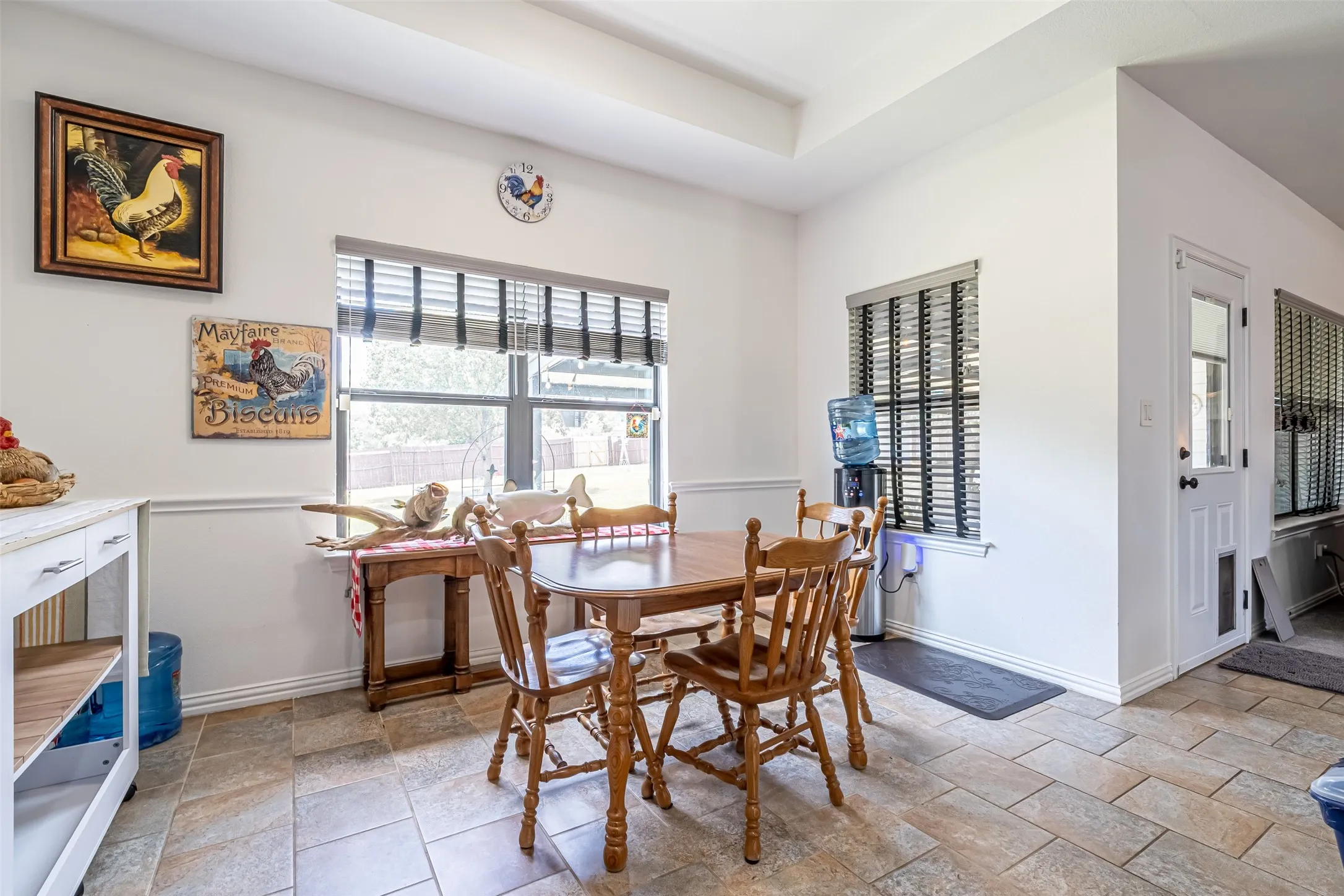 Single Family Residence For Sale in Hood County , 1305 E Apache Trail, Granbury, Texas 76048, 3 Bedroom, 2 Bathroom, 2 Garage spaces, 1,876 Sqft, built in 2009, mls#21325876, Real Estate Agent in Granbury, Homes For Sale in Hood county, Homes For Sale in Granbury, Realtor in Granbury Texas, Real Estate Brokerage Independent Realty Texas, Luminita Cordes Realtor