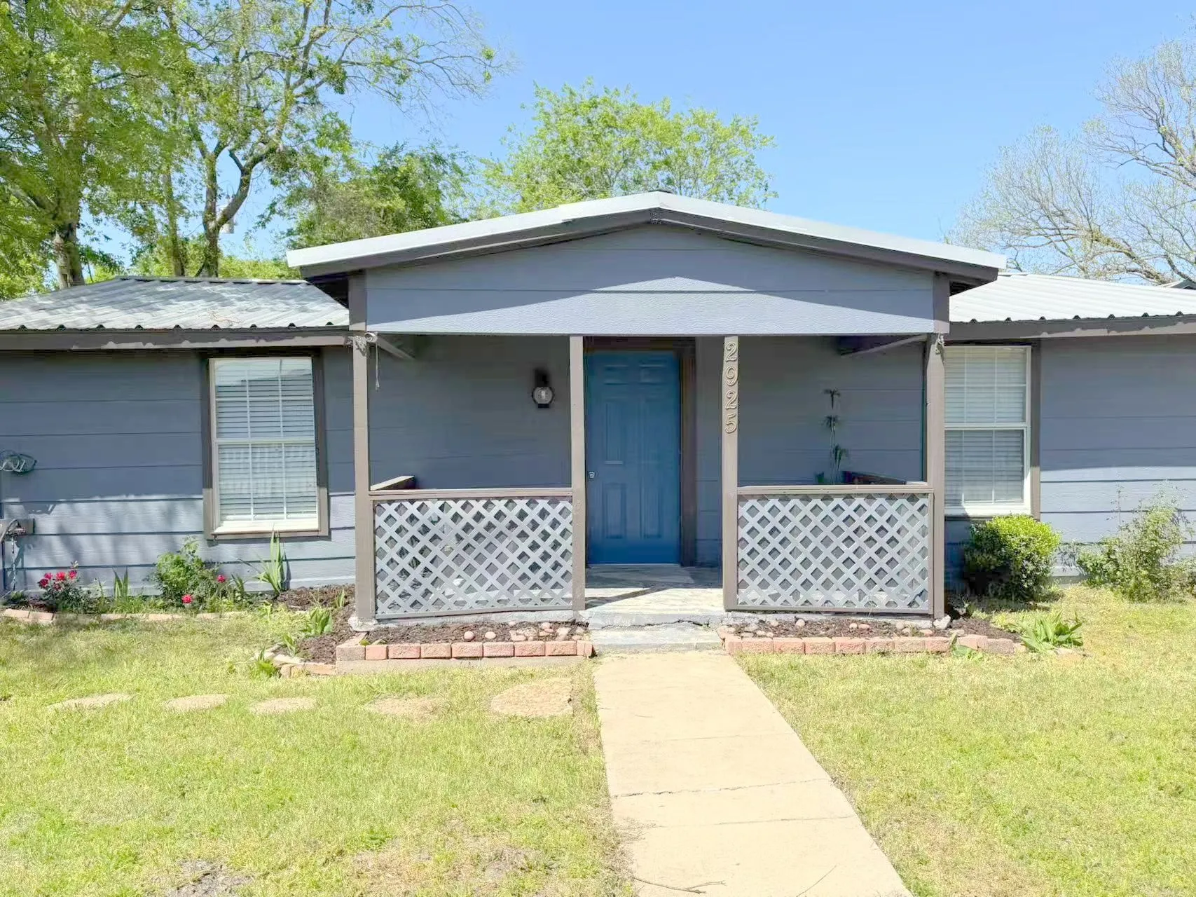Single Family Residence For Sale in Collin County , 2925 Janet Drive, Wylie, Texas 75098, 3 Bedrooms, 2 Bathrooms, Garage spaces, 1,652 Sqft, built in 1955, Price $289,000, mls#21316926, Real Estate Agent in Wylie, Homes For Sale in Collin county, Homes For Sale in Wylie, Realtor in Wylie Texas, Real Estate Brokerage Independent Realty Texas, Luminita Cordes Realtor