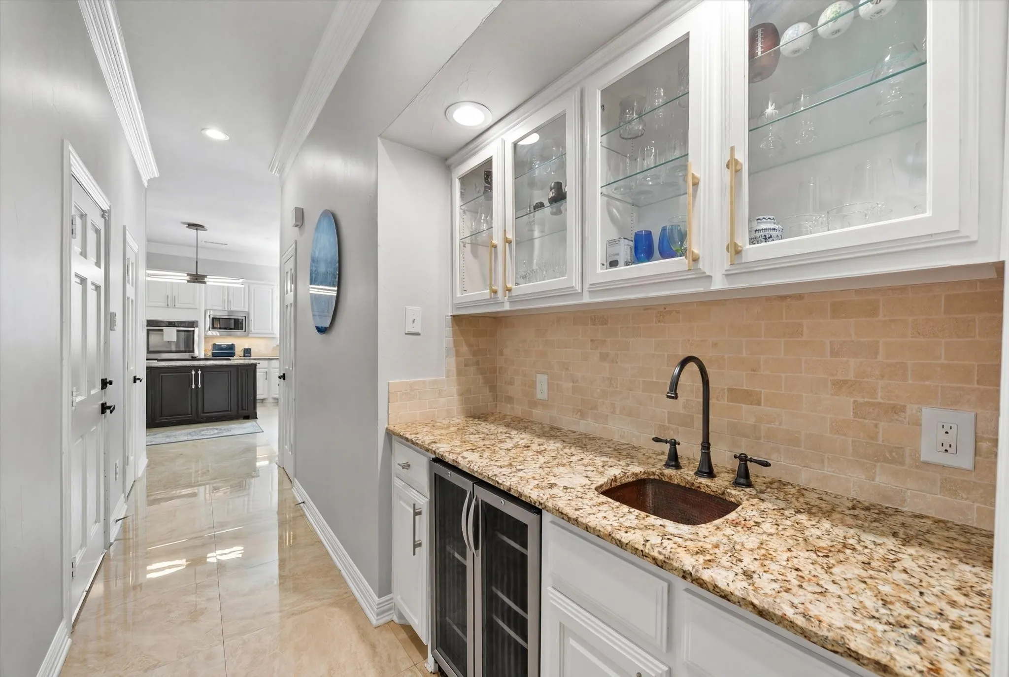 Single Family Residence For Sale in Tarrant County , 1107 Travis Court, Southlake, Texas 76092, 5 Bedroom, 4 Bathroom, 3 Garage spaces, 4,883 Sqft, built in 1994, mls#21325864, Real Estate Agent in Southlake, Homes For Sale in Tarrant county, Homes For Sale in Southlake, Realtor in Southlake Texas, Real Estate Brokerage Independent Realty Texas, Luminita Cordes Realtor