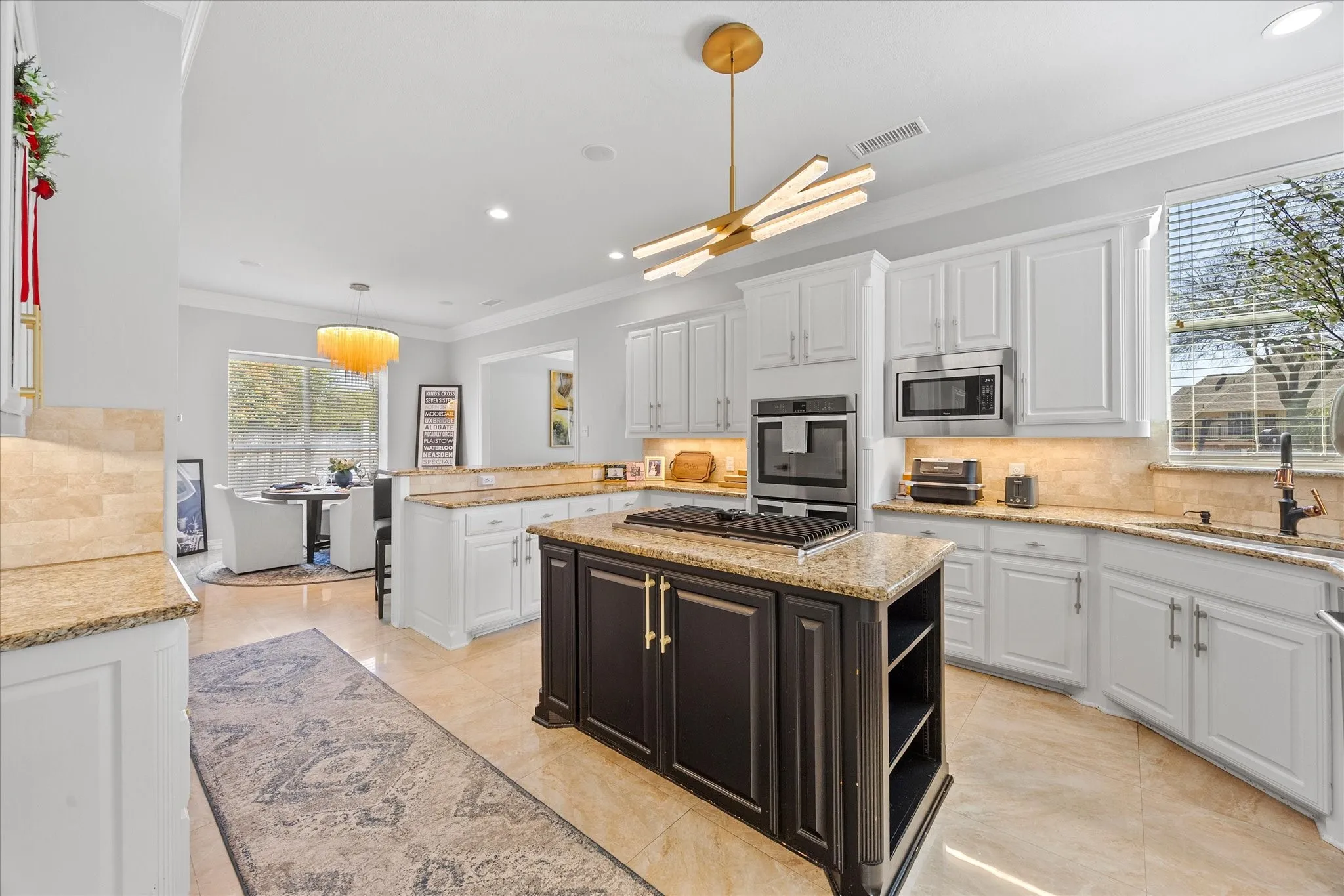 Single Family Residence For Sale in Tarrant County , 1107 Travis Court, Southlake, Texas 76092, 5 Bedroom, 4 Bathroom, 3 Garage spaces, 4,883 Sqft, built in 1994, mls#21325864, Real Estate Agent in Southlake, Homes For Sale in Tarrant county, Homes For Sale in Southlake, Realtor in Southlake Texas, Real Estate Brokerage Independent Realty Texas, Luminita Cordes Realtor