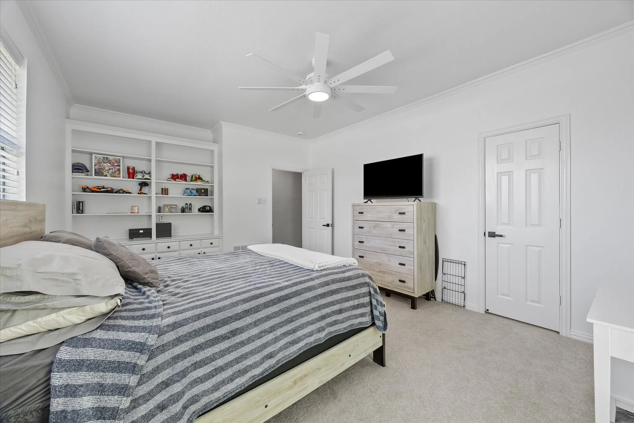 Single Family Residence For Sale in Tarrant County , 1107 Travis Court, Southlake, Texas 76092, 5 Bedroom, 4 Bathroom, 3 Garage spaces, 4,883 Sqft, built in 1994, mls#21325864, Real Estate Agent in Southlake, Homes For Sale in Tarrant county, Homes For Sale in Southlake, Realtor in Southlake Texas, Real Estate Brokerage Independent Realty Texas, Luminita Cordes Realtor