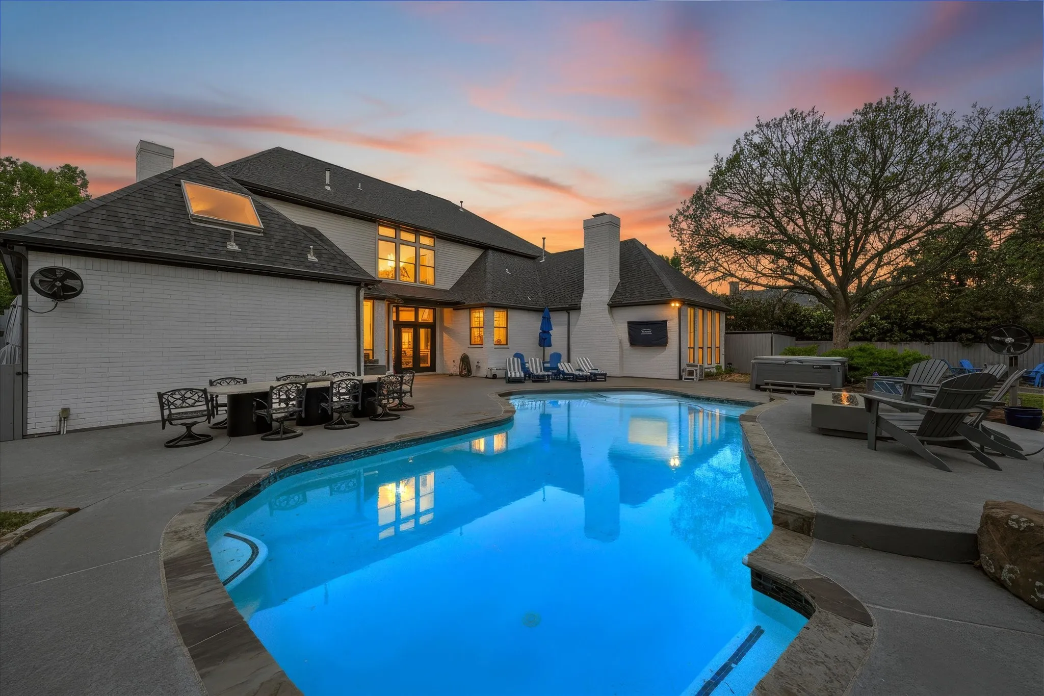 Single Family Residence For Sale in Tarrant County , 1107 Travis Court, Southlake, Texas 76092, 5 Bedroom, 4 Bathroom, 3 Garage spaces, 4,883 Sqft, built in 1994, mls#21325864, Real Estate Agent in Southlake, Homes For Sale in Tarrant county, Homes For Sale in Southlake, Realtor in Southlake Texas, Real Estate Brokerage Independent Realty Texas, Luminita Cordes Realtor