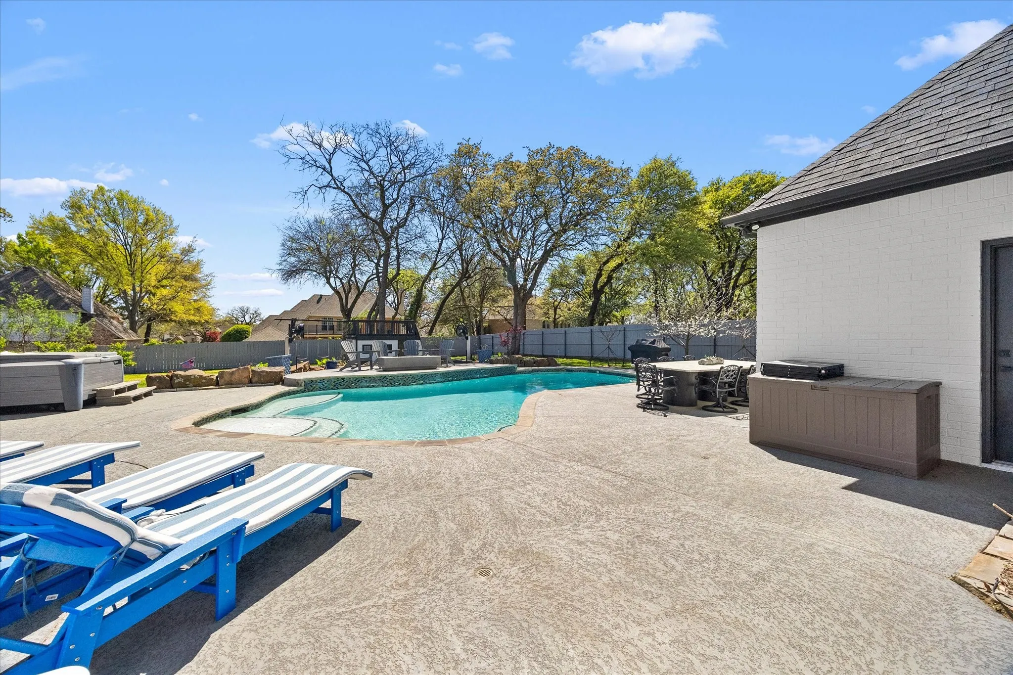 Single Family Residence For Sale in Tarrant County , 1107 Travis Court, Southlake, Texas 76092, 5 Bedroom, 4 Bathroom, 3 Garage spaces, 4,883 Sqft, built in 1994, mls#21325864, Real Estate Agent in Southlake, Homes For Sale in Tarrant county, Homes For Sale in Southlake, Realtor in Southlake Texas, Real Estate Brokerage Independent Realty Texas, Luminita Cordes Realtor