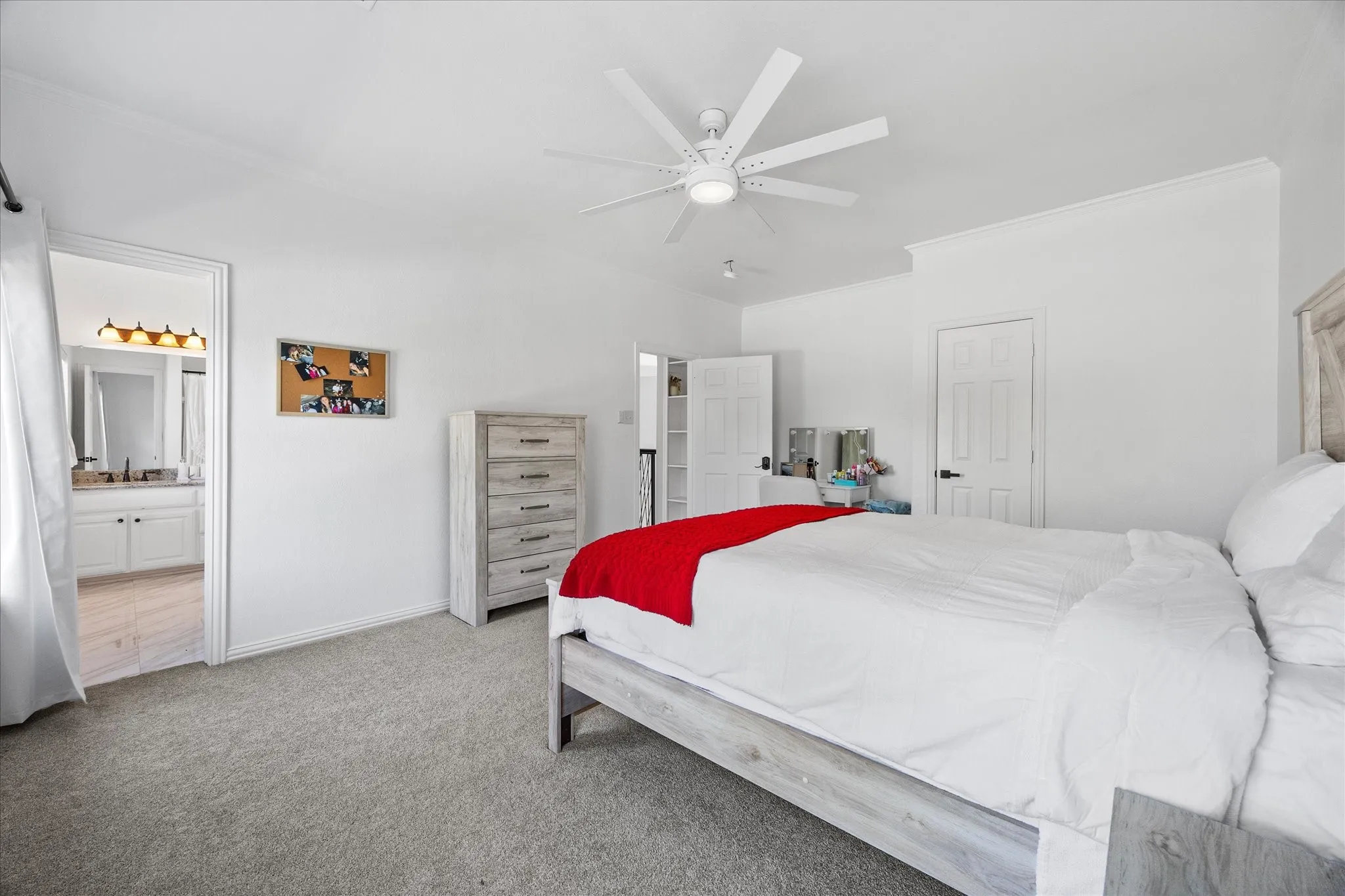 Single Family Residence For Sale in Tarrant County , 1107 Travis Court, Southlake, Texas 76092, 5 Bedroom, 4 Bathroom, 3 Garage spaces, 4,883 Sqft, built in 1994, mls#21325864, Real Estate Agent in Southlake, Homes For Sale in Tarrant county, Homes For Sale in Southlake, Realtor in Southlake Texas, Real Estate Brokerage Independent Realty Texas, Luminita Cordes Realtor