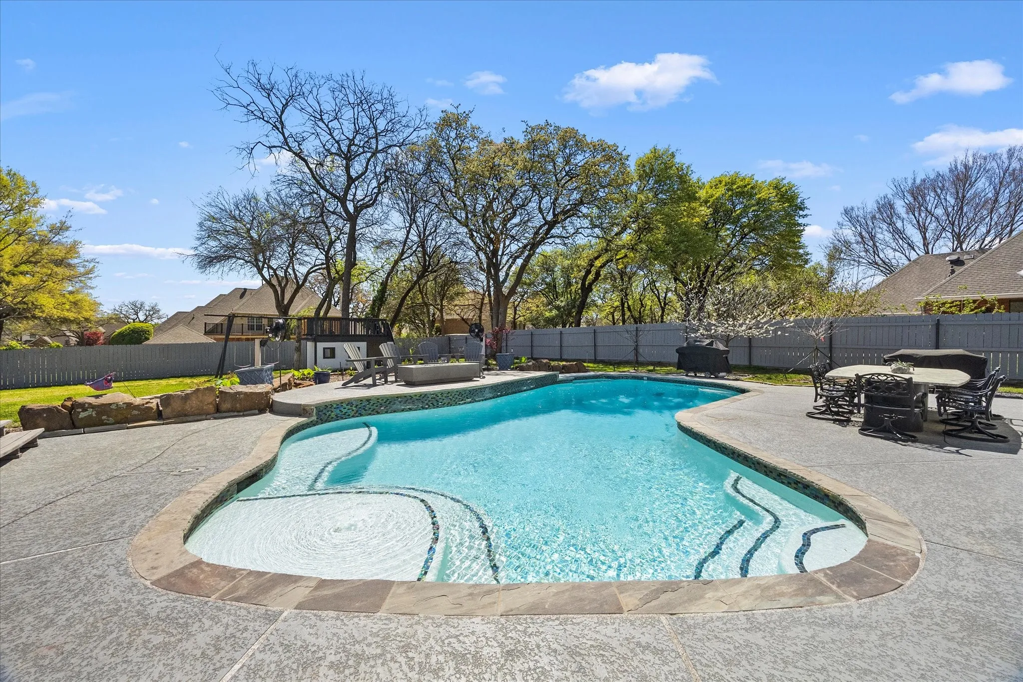 Single Family Residence For Sale in Tarrant County , 1107 Travis Court, Southlake, Texas 76092, 5 Bedroom, 4 Bathroom, 3 Garage spaces, 4,883 Sqft, built in 1994, mls#21325864, Real Estate Agent in Southlake, Homes For Sale in Tarrant county, Homes For Sale in Southlake, Realtor in Southlake Texas, Real Estate Brokerage Independent Realty Texas, Luminita Cordes Realtor