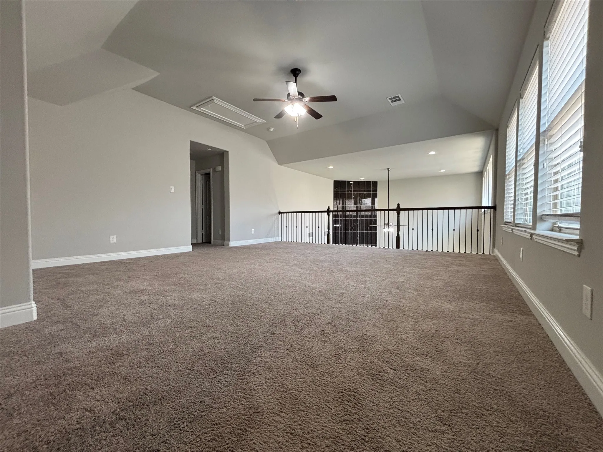 Single Family Residence For Sale in Dallas County , 3421 Poinsettia Way, Irving, Texas 75038, 4 Bedrooms, 3 Bathrooms, 2 Garage spaces, 2,820 Sqft, built in 2017, Price $699,900, mls#21325861, Real Estate Agent in Irving, Homes For Sale in Dallas county, Homes For Sale in Irving, Realtor in Irving Texas, Real Estate Brokerage Independent Realty Texas, Luminita Cordes Realtor