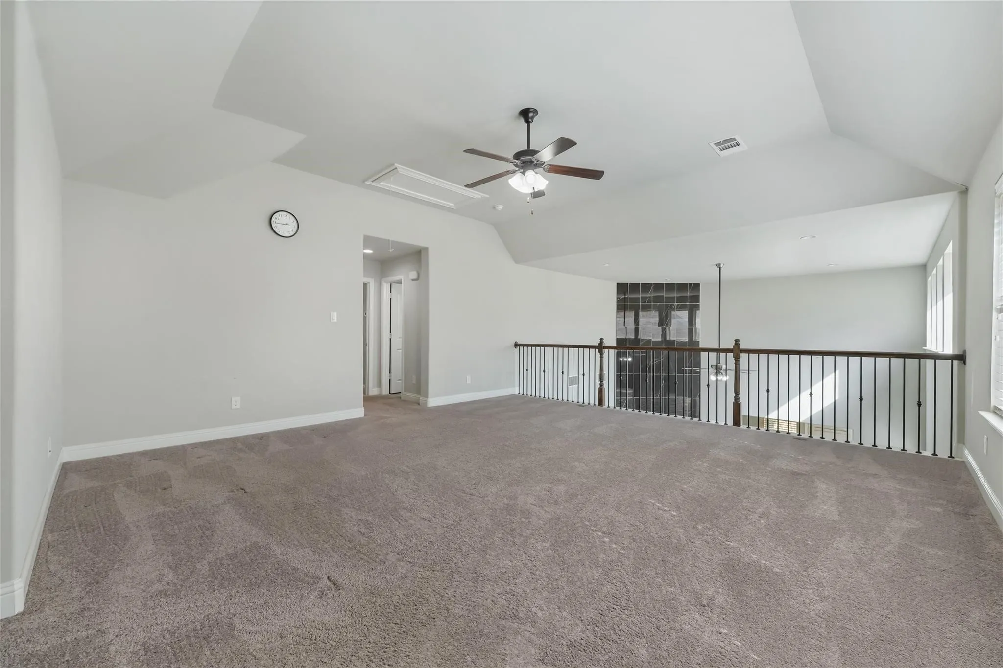 Single Family Residence For Sale in Dallas County , 3421 Poinsettia Way, Irving, Texas 75038, 4 Bedrooms, 3 Bathrooms, 2 Garage spaces, 2,820 Sqft, built in 2017, Price $699,900, mls#21325861, Real Estate Agent in Irving, Homes For Sale in Dallas county, Homes For Sale in Irving, Realtor in Irving Texas, Real Estate Brokerage Independent Realty Texas, Luminita Cordes Realtor