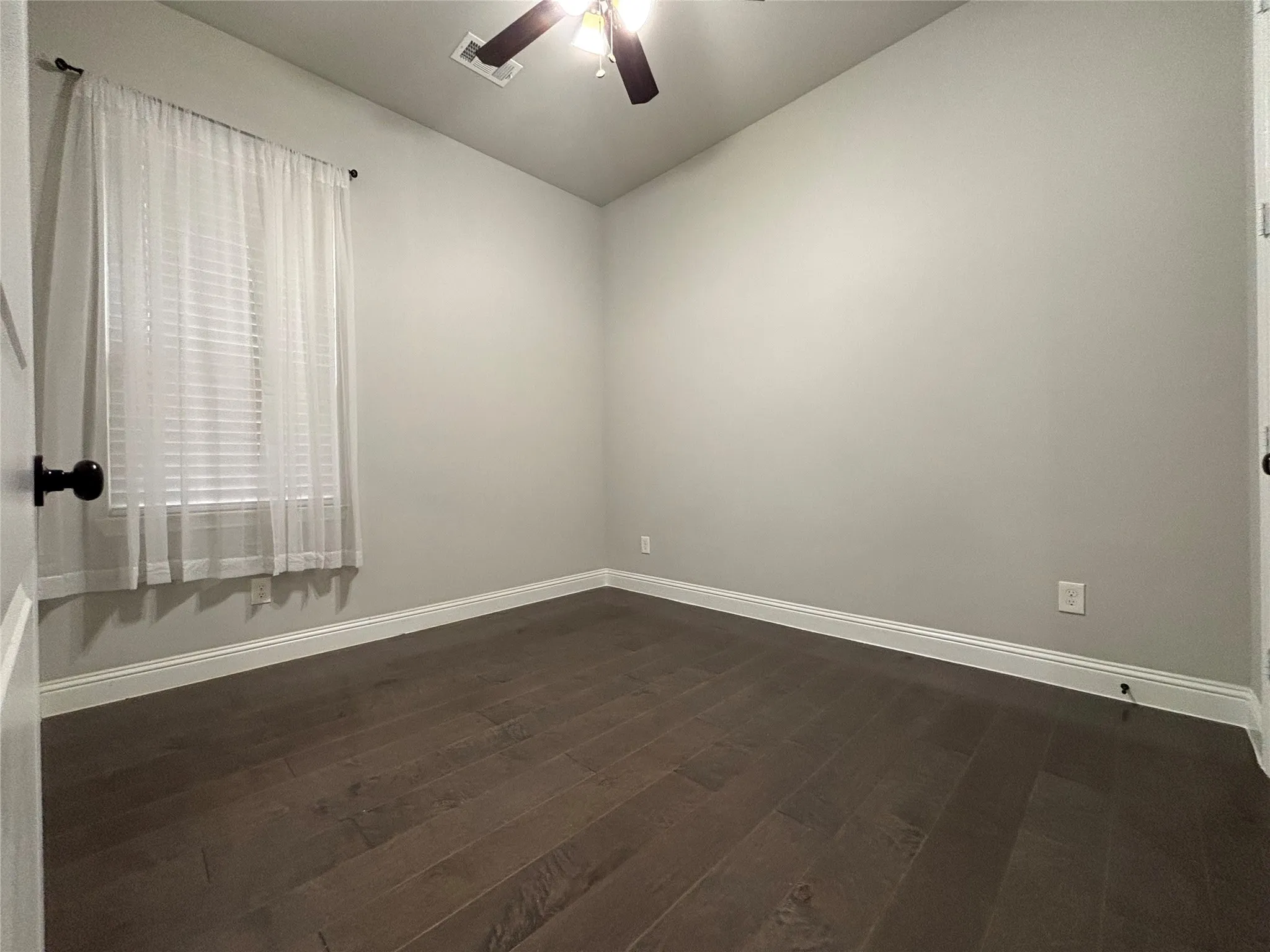 Single Family Residence For Sale in Dallas County , 3421 Poinsettia Way, Irving, Texas 75038, 4 Bedrooms, 3 Bathrooms, 2 Garage spaces, 2,820 Sqft, built in 2017, Price $699,900, mls#21325861, Real Estate Agent in Irving, Homes For Sale in Dallas county, Homes For Sale in Irving, Realtor in Irving Texas, Real Estate Brokerage Independent Realty Texas, Luminita Cordes Realtor
