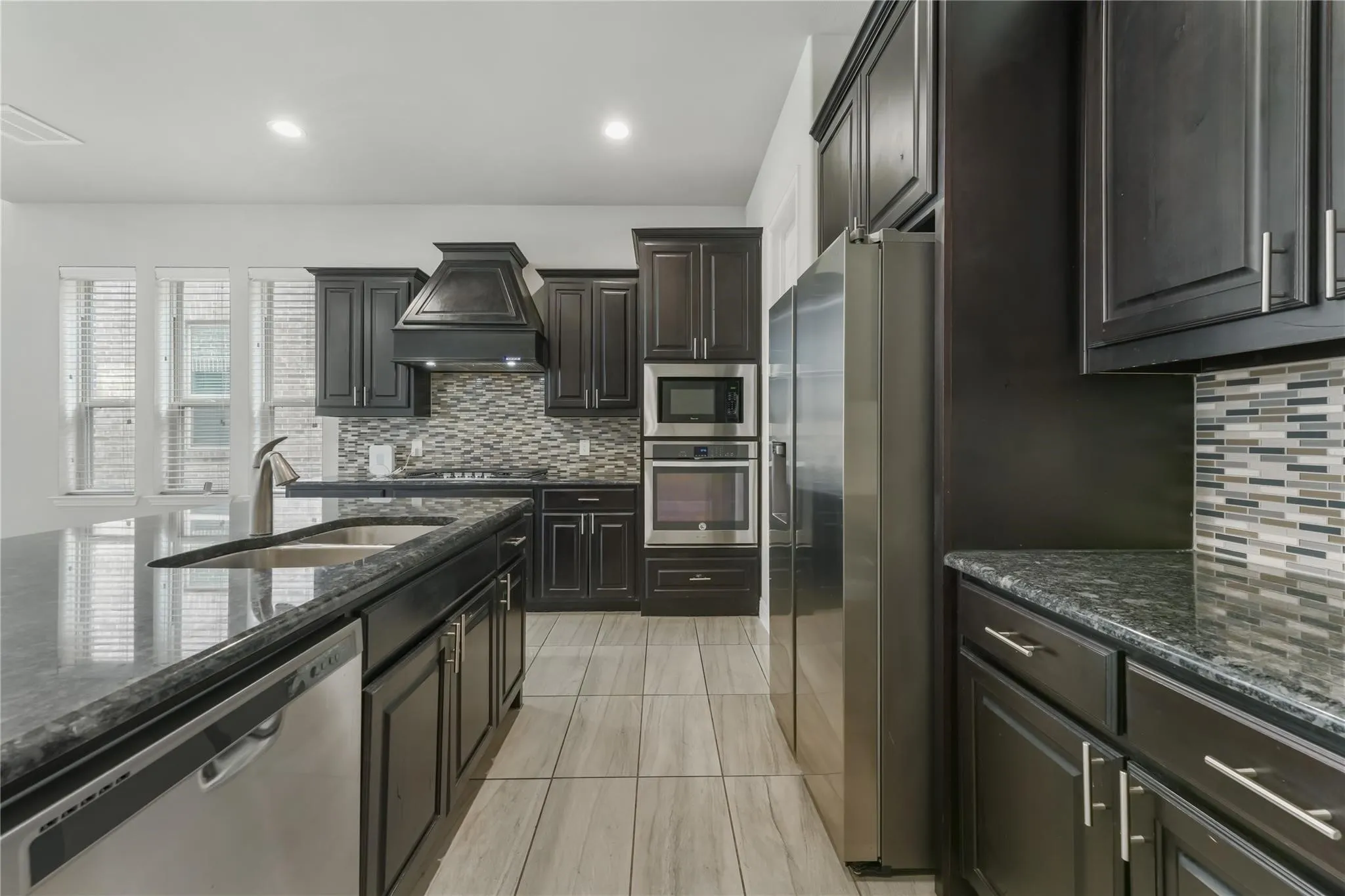 Single Family Residence For Sale in Dallas County , 3421 Poinsettia Way, Irving, Texas 75038, 4 Bedrooms, 3 Bathrooms, 2 Garage spaces, 2,820 Sqft, built in 2017, Price $699,900, mls#21325861, Real Estate Agent in Irving, Homes For Sale in Dallas county, Homes For Sale in Irving, Realtor in Irving Texas, Real Estate Brokerage Independent Realty Texas, Luminita Cordes Realtor