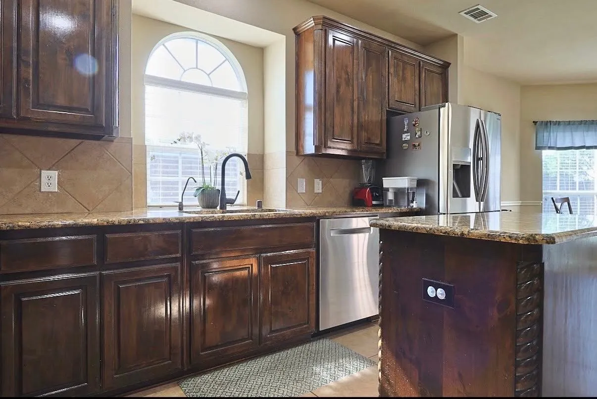 Single Family Residence For Sale in Collin County , 11673 Gatesville Drive, Frisco, Texas 75035, 5 Bedroom, 4 Bathroom, 2 Garage spaces, 3,827 Sqft, built in 2010, mls#21325903, Real Estate Agent in Frisco, Homes For Sale in Collin county, Homes For Sale in Frisco, Realtor in Frisco Texas, Real Estate Brokerage Independent Realty Texas, Luminita Cordes Realtor