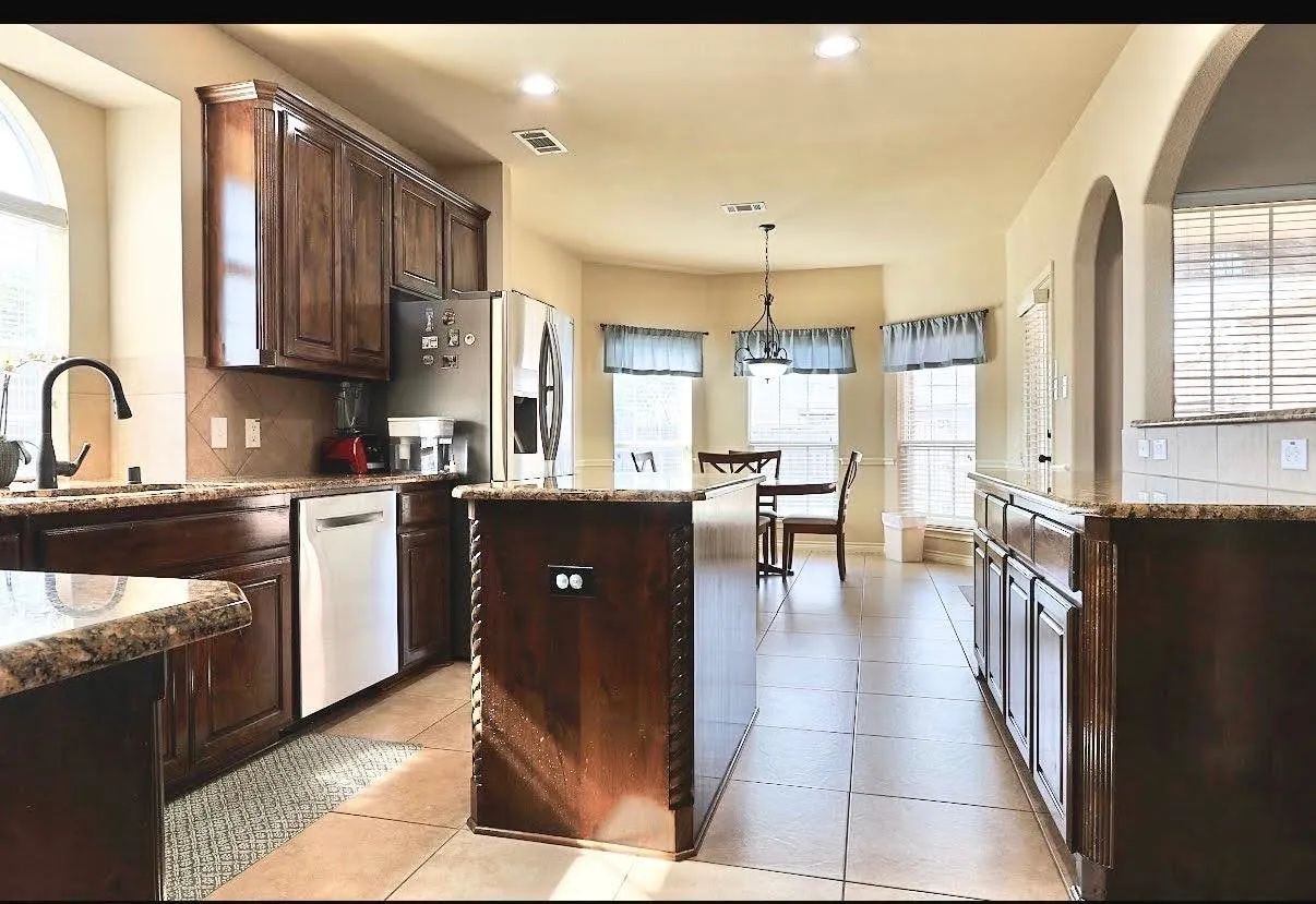 Single Family Residence For Sale in Collin County , 11673 Gatesville Drive, Frisco, Texas 75035, 5 Bedroom, 4 Bathroom, 2 Garage spaces, 3,827 Sqft, built in 2010, mls#21325903, Real Estate Agent in Frisco, Homes For Sale in Collin county, Homes For Sale in Frisco, Realtor in Frisco Texas, Real Estate Brokerage Independent Realty Texas, Luminita Cordes Realtor