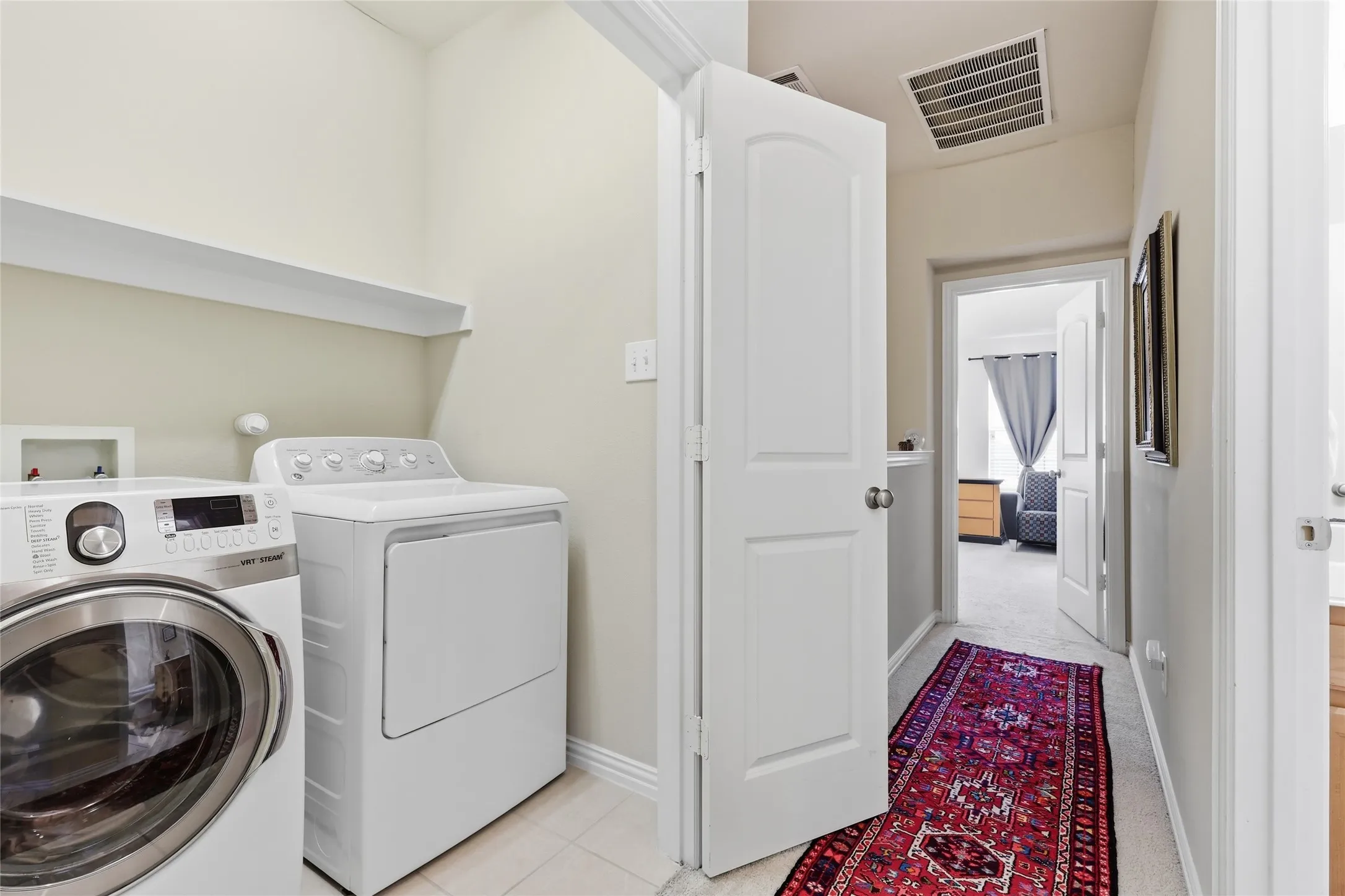 Townhouse For Sale in Dallas County , 1431 Chase Lane, Irving, Texas 75063, 3 Bedroom, 3 Bathroom, 2 Garage spaces, 2,319 Sqft, built in 2005, mls#21325169, Real Estate Agent in Irving, Homes For Sale in Dallas county, Homes For Sale in Irving, Realtor in Irving Texas, Real Estate Brokerage Independent Realty Texas, Luminita Cordes Realtor