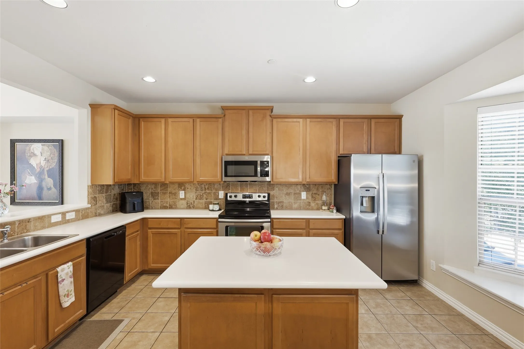 Townhouse For Sale in Dallas County , 1431 Chase Lane, Irving, Texas 75063, 3 Bedroom, 3 Bathroom, 2 Garage spaces, 2,319 Sqft, built in 2005, mls#21325169, Real Estate Agent in Irving, Homes For Sale in Dallas county, Homes For Sale in Irving, Realtor in Irving Texas, Real Estate Brokerage Independent Realty Texas, Luminita Cordes Realtor