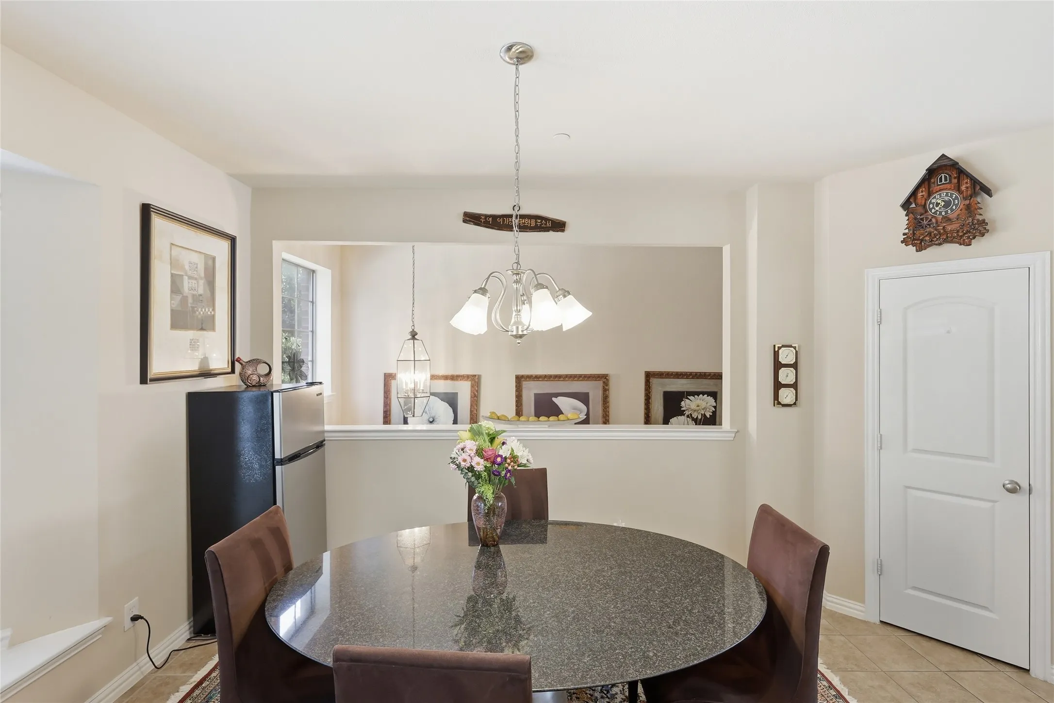 Townhouse For Sale in Dallas County , 1431 Chase Lane, Irving, Texas 75063, 3 Bedroom, 3 Bathroom, 2 Garage spaces, 2,319 Sqft, built in 2005, mls#21325169, Real Estate Agent in Irving, Homes For Sale in Dallas county, Homes For Sale in Irving, Realtor in Irving Texas, Real Estate Brokerage Independent Realty Texas, Luminita Cordes Realtor