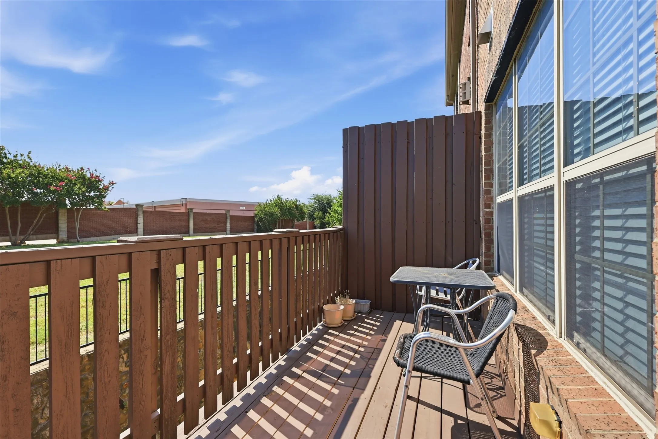 Townhouse For Sale in Dallas County , 1431 Chase Lane, Irving, Texas 75063, 3 Bedroom, 3 Bathroom, 2 Garage spaces, 2,319 Sqft, built in 2005, mls#21325169, Real Estate Agent in Irving, Homes For Sale in Dallas county, Homes For Sale in Irving, Realtor in Irving Texas, Real Estate Brokerage Independent Realty Texas, Luminita Cordes Realtor
