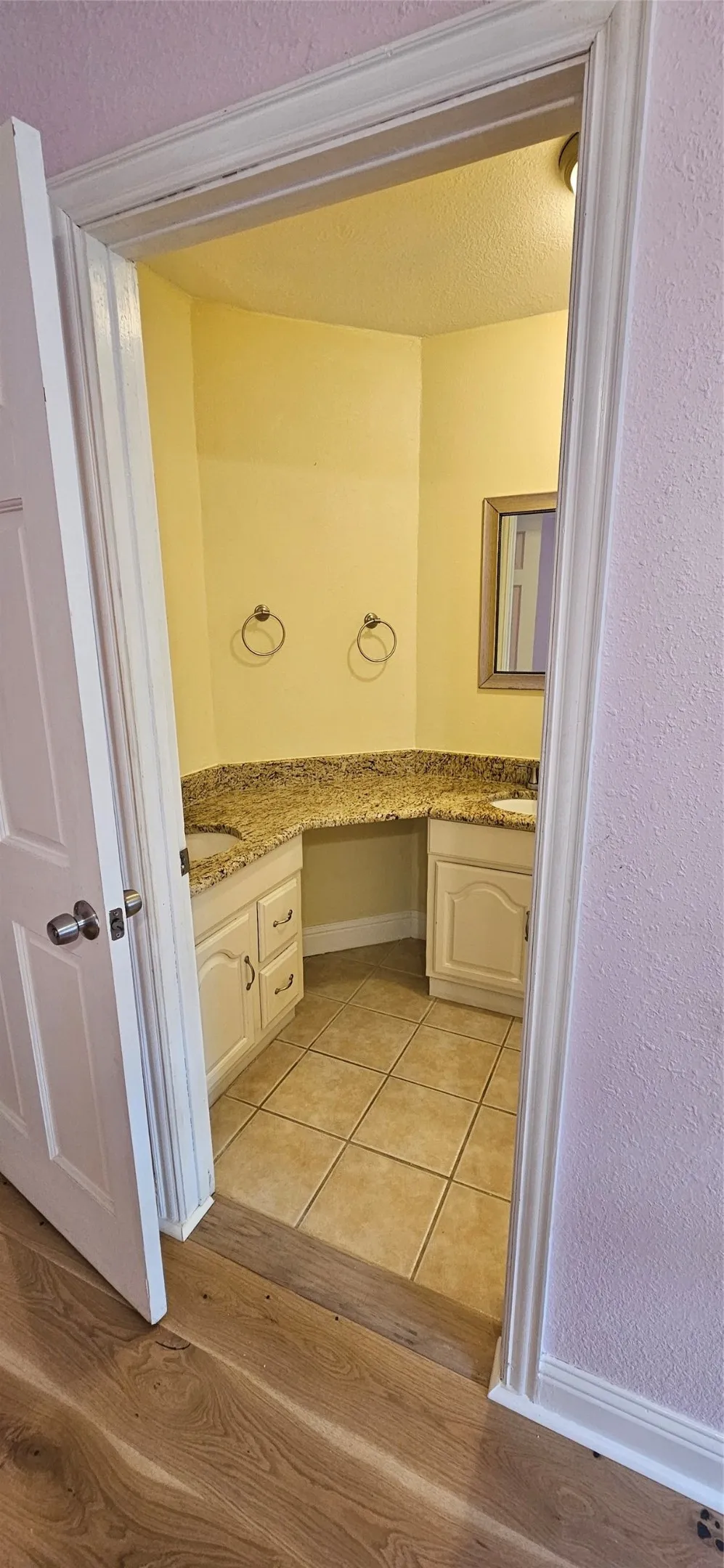 Single Family Residence For Rent in Cooke County , 137 Oakview Road, Gainesville, Texas 76240, 4 Bedroom, 4 Bathroom, 3 Garage spaces, 4,152 Sqft, built in 2001, mls#21325912, Real Estate Agent in Gainesville, Homes For Rent in Cooke county, Homes For Rent in Gainesville, Realtor in Gainesville Texas, Real Estate Brokerage Independent Realty Texas, Luminita Cordes Realtor