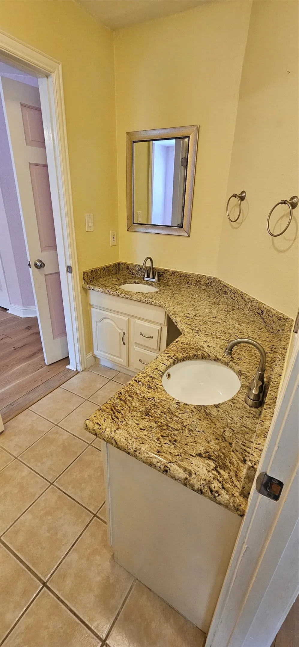 Single Family Residence For Rent in Cooke County , 137 Oakview Road, Gainesville, Texas 76240, 4 Bedroom, 4 Bathroom, 3 Garage spaces, 4,152 Sqft, built in 2001, mls#21325912, Real Estate Agent in Gainesville, Homes For Rent in Cooke county, Homes For Rent in Gainesville, Realtor in Gainesville Texas, Real Estate Brokerage Independent Realty Texas, Luminita Cordes Realtor